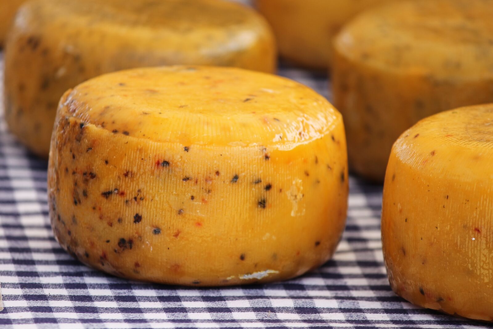 Canon EOS 1100D (EOS Rebel T3 / EOS Kiss X50) sample photo. Cheese loaf, cheese, round photography