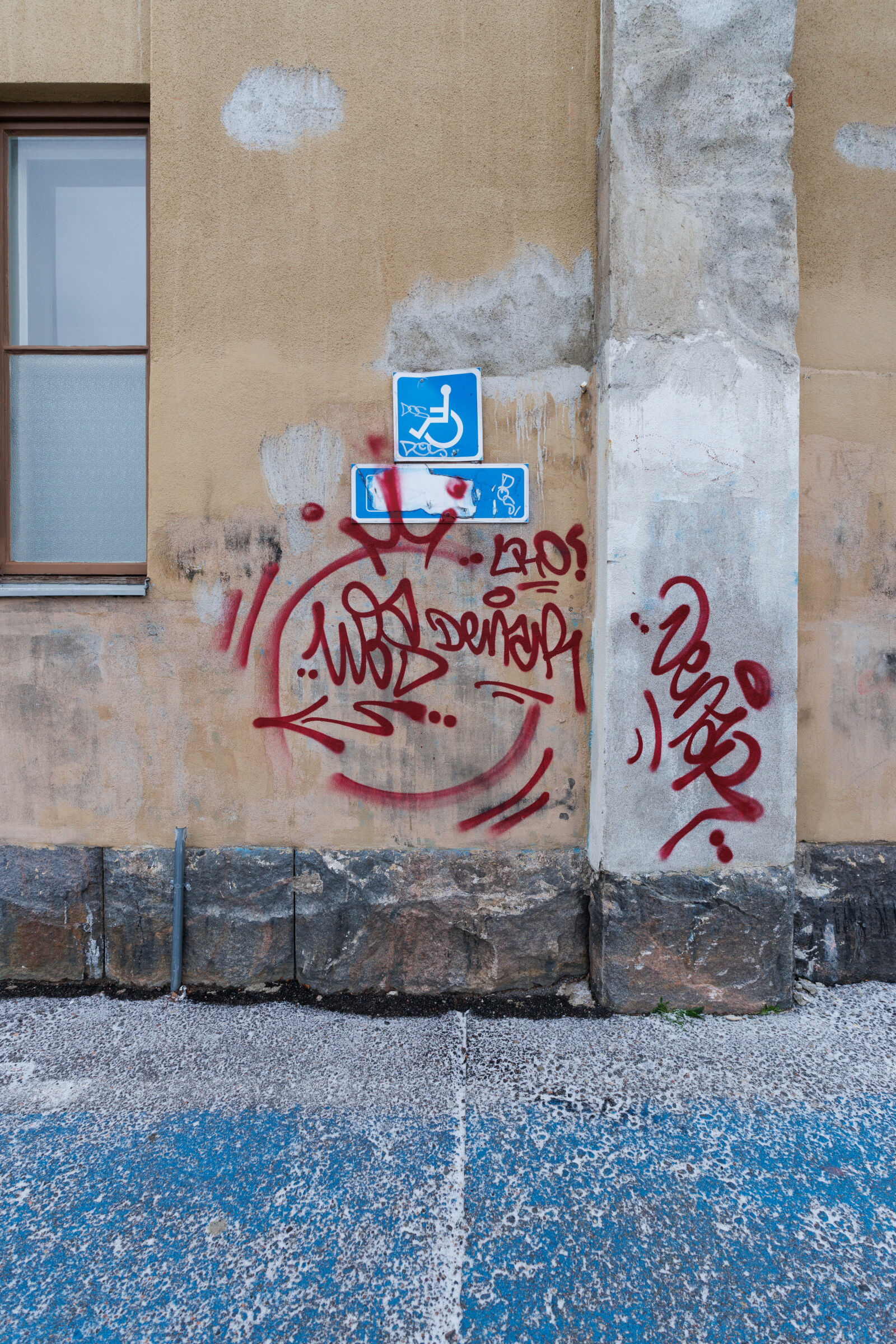 Canon EOS R7 sample photo. Graffiti parking photography