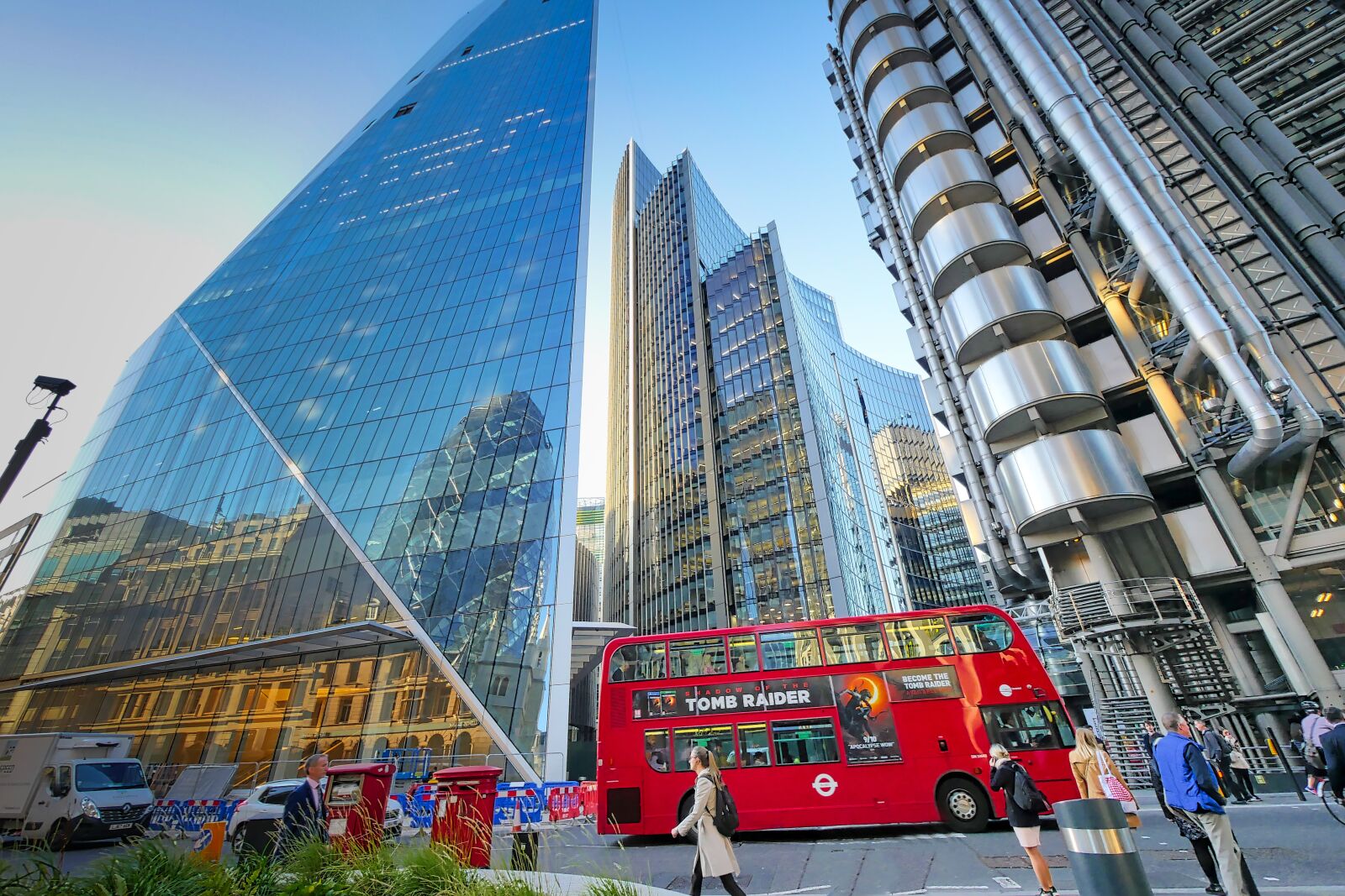 Panasonic Lumix DMC-GX8 sample photo. London, bus, red photography