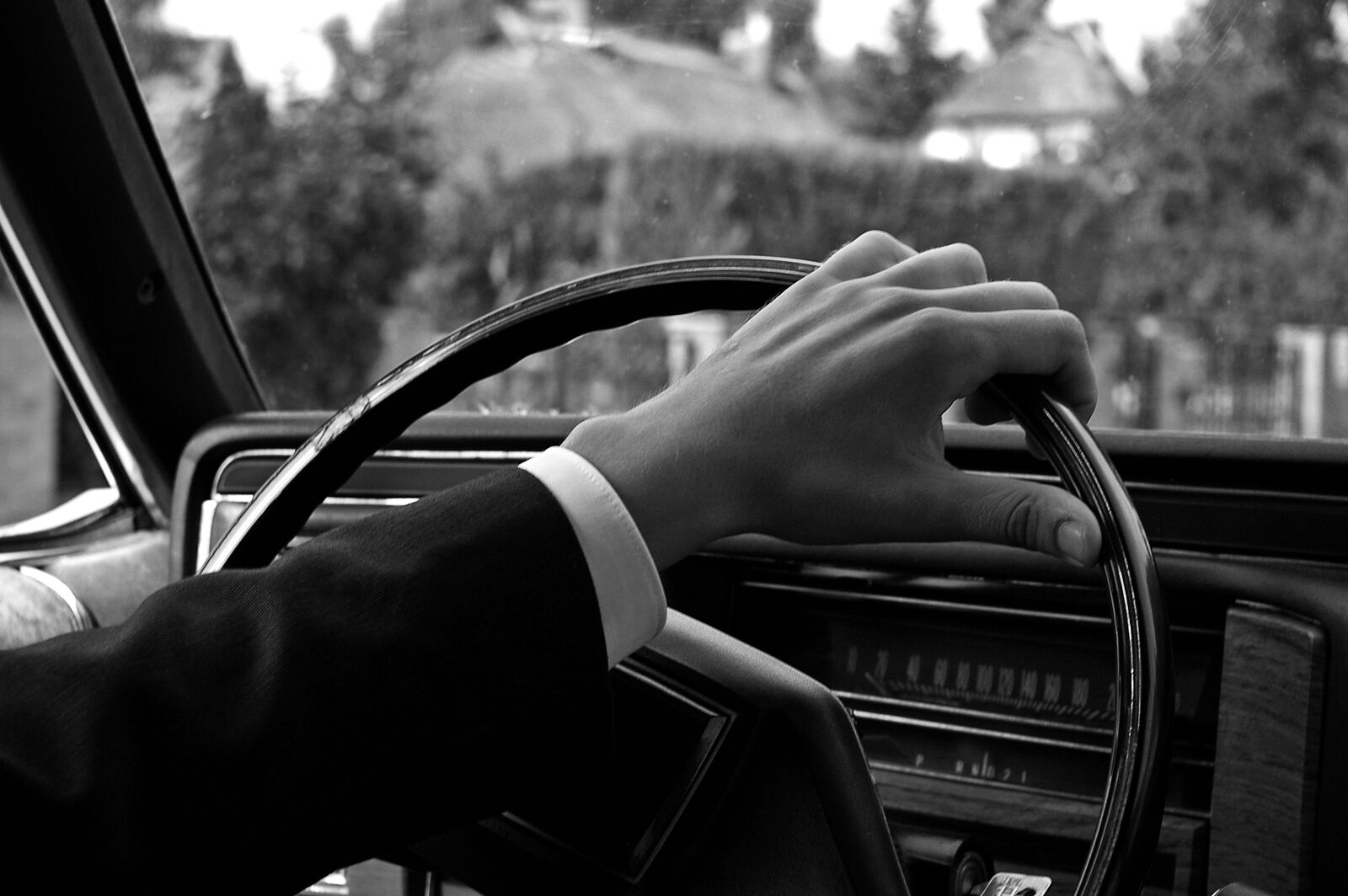 Pentax *ist DL2 sample photo. Old car, retro, oldtimer photography