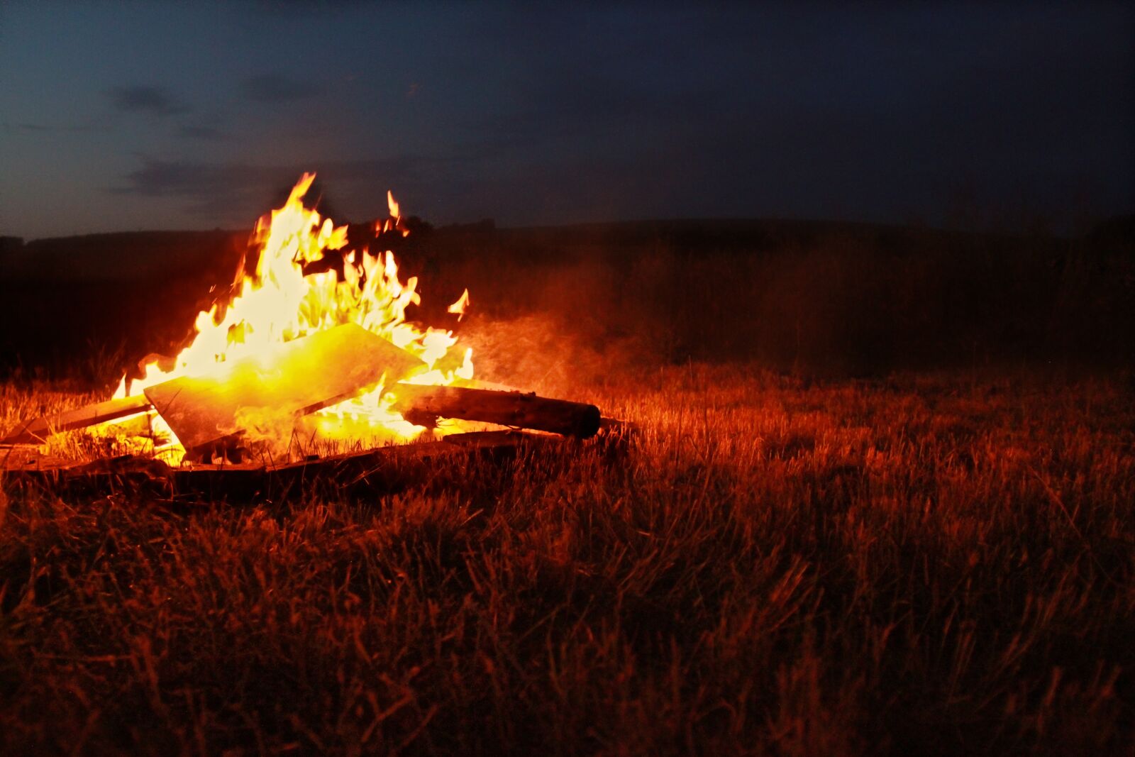 Canon EOS 500D (EOS Rebel T1i / EOS Kiss X3) sample photo. Fire, bonfire, flame photography