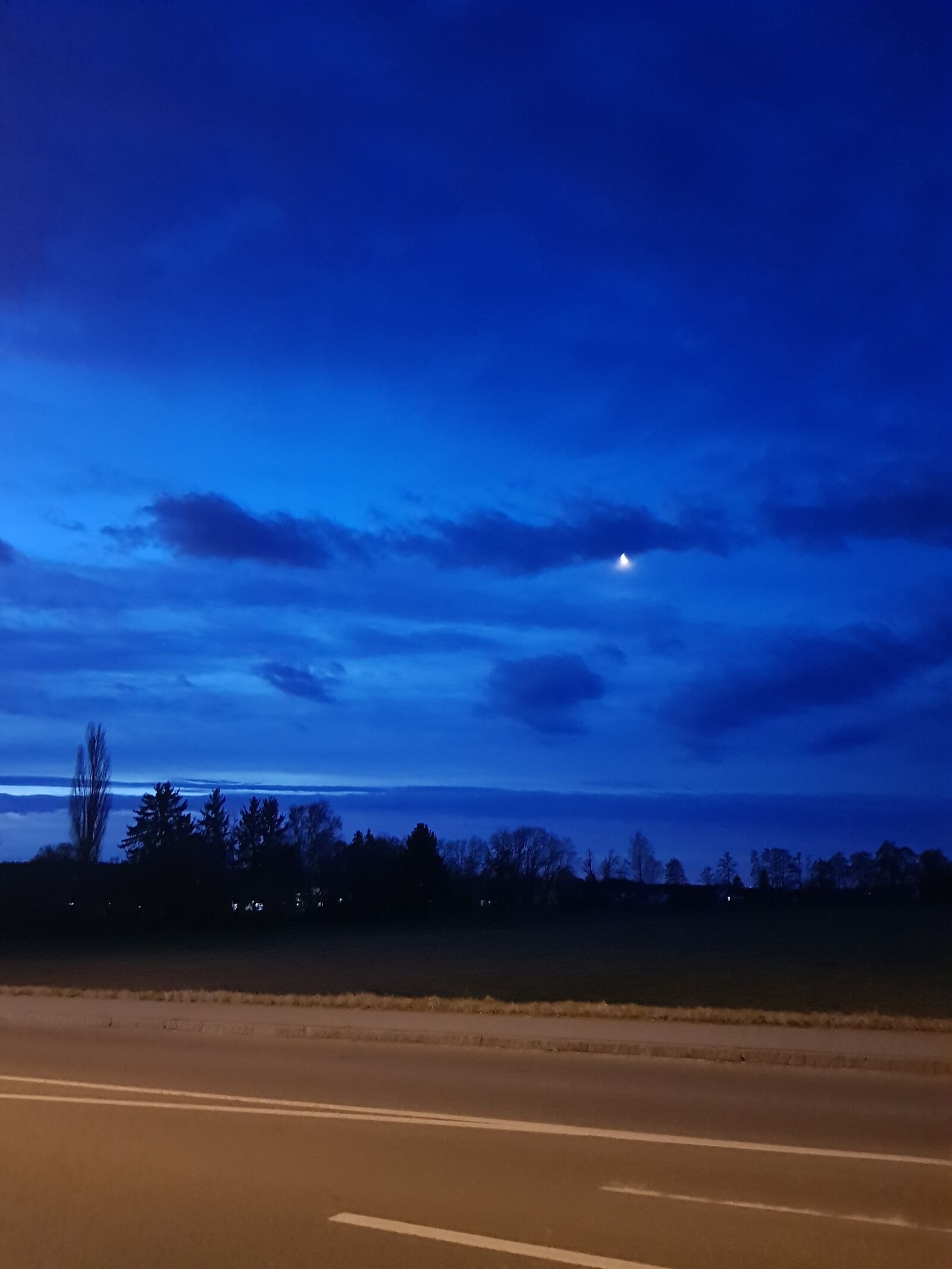 Samsung Galaxy S8+ sample photo. Blue, sky, clouds photography