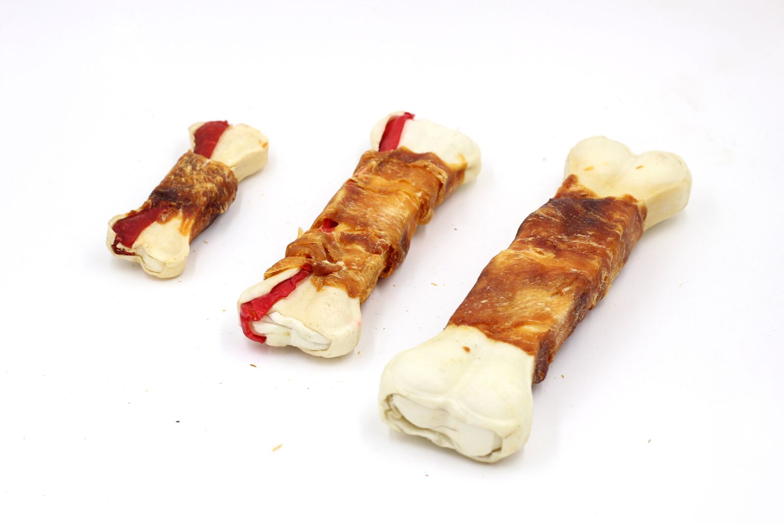 Canon EOS 600D (Rebel EOS T3i / EOS Kiss X5) + Canon EF 50mm F1.8 STM sample photo. Dog chews, dog treats photography