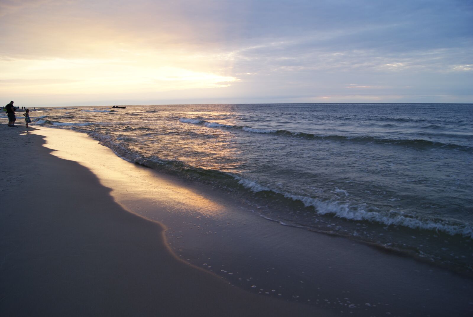 Sony Alpha DSLR-A300 sample photo. Sunset, sea, the baltic photography