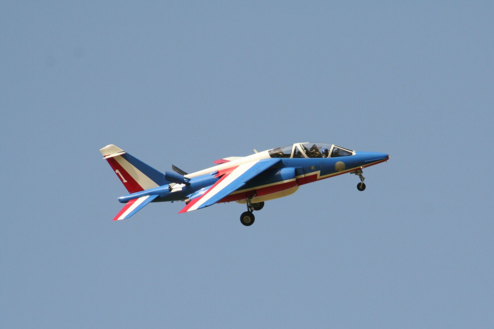 Canon EOS 350D (EOS Digital Rebel XT / EOS Kiss Digital N) sample photo. Aircraft, patrol, choreography photography