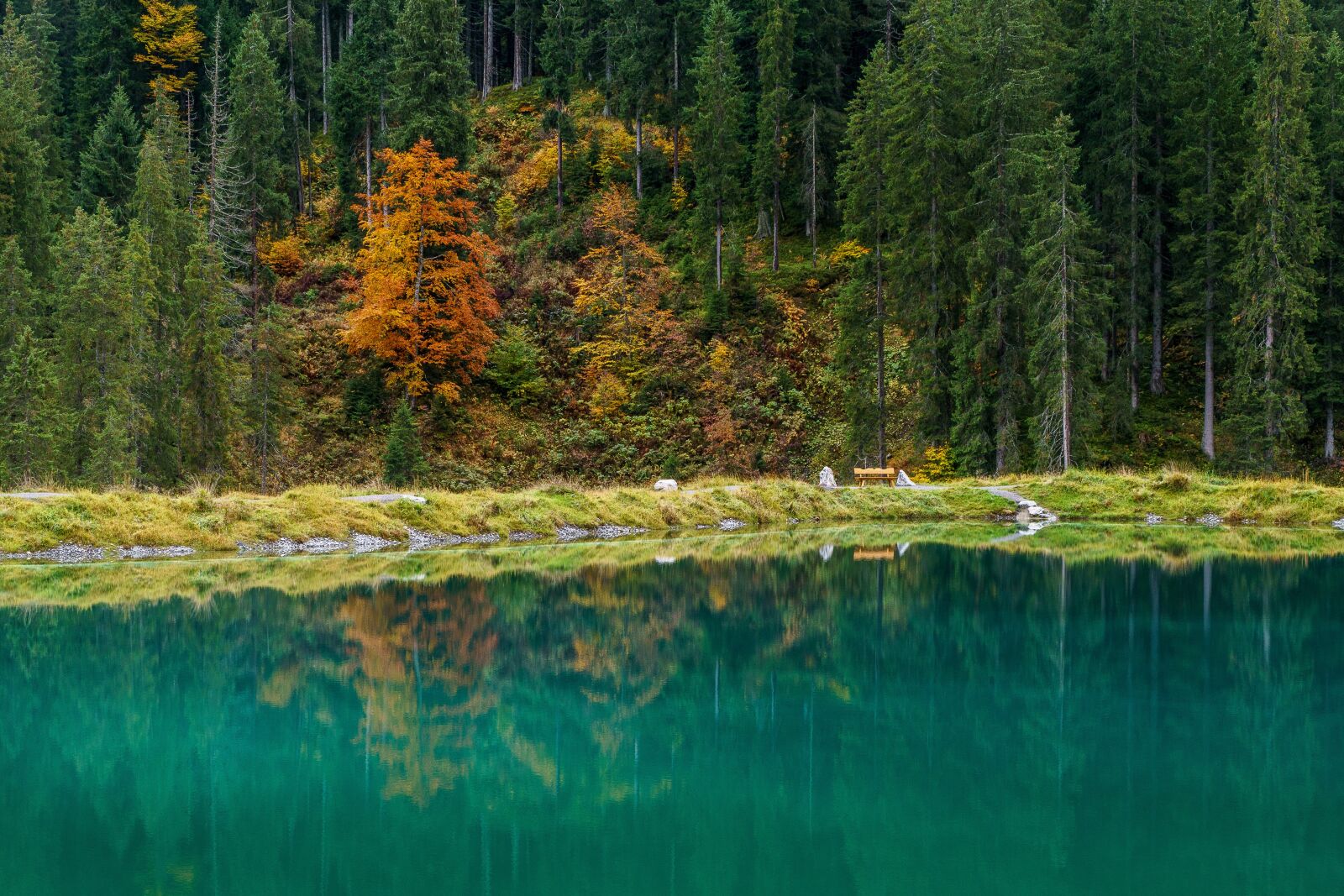 Sony a6000 + Sony E PZ 18-105mm F4 G OSS sample photo. Kleinwalsertal, ifen, herzsee photography