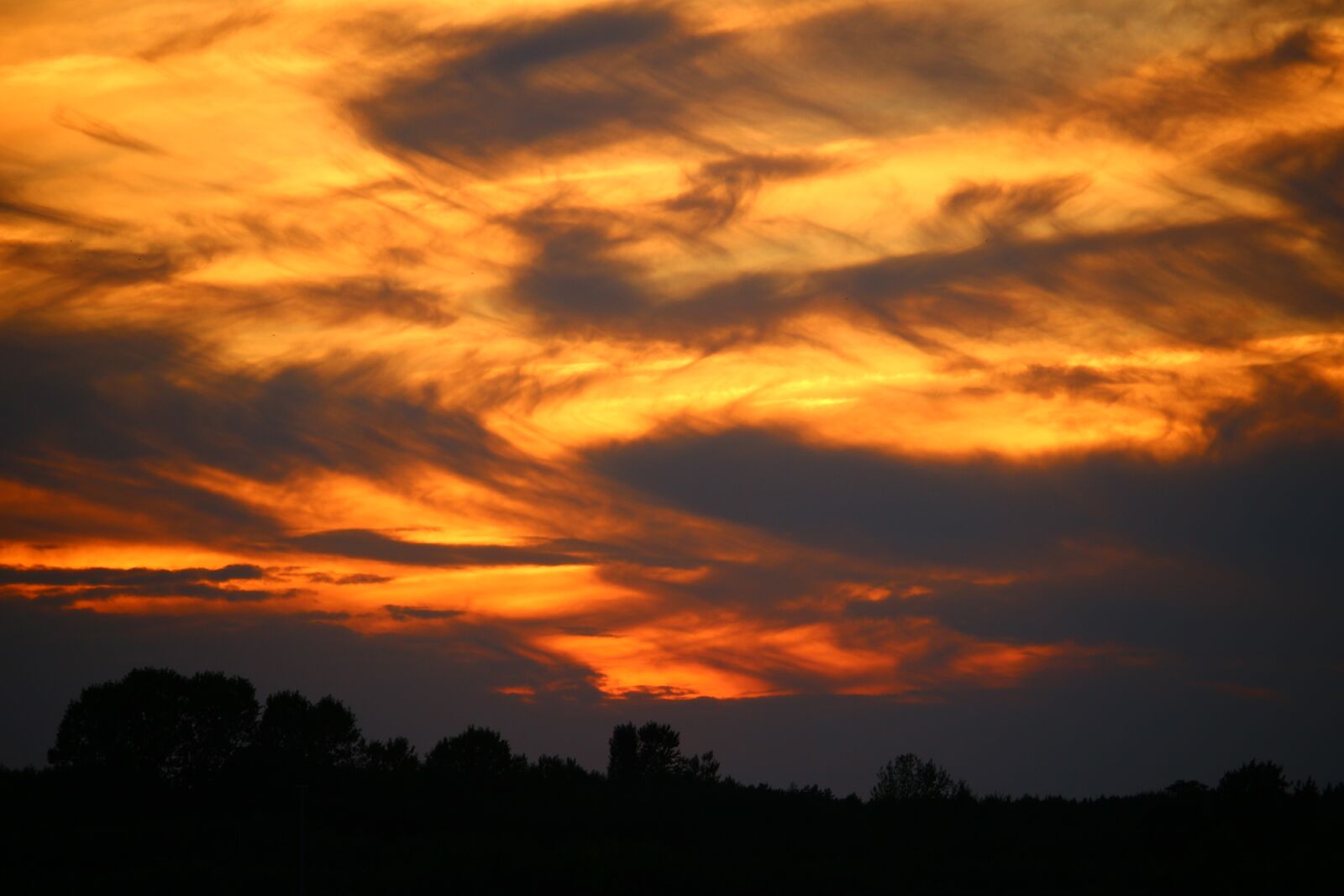 Canon EOS 100D (EOS Rebel SL1 / EOS Kiss X7) sample photo. Sky, clouds, afterglow photography