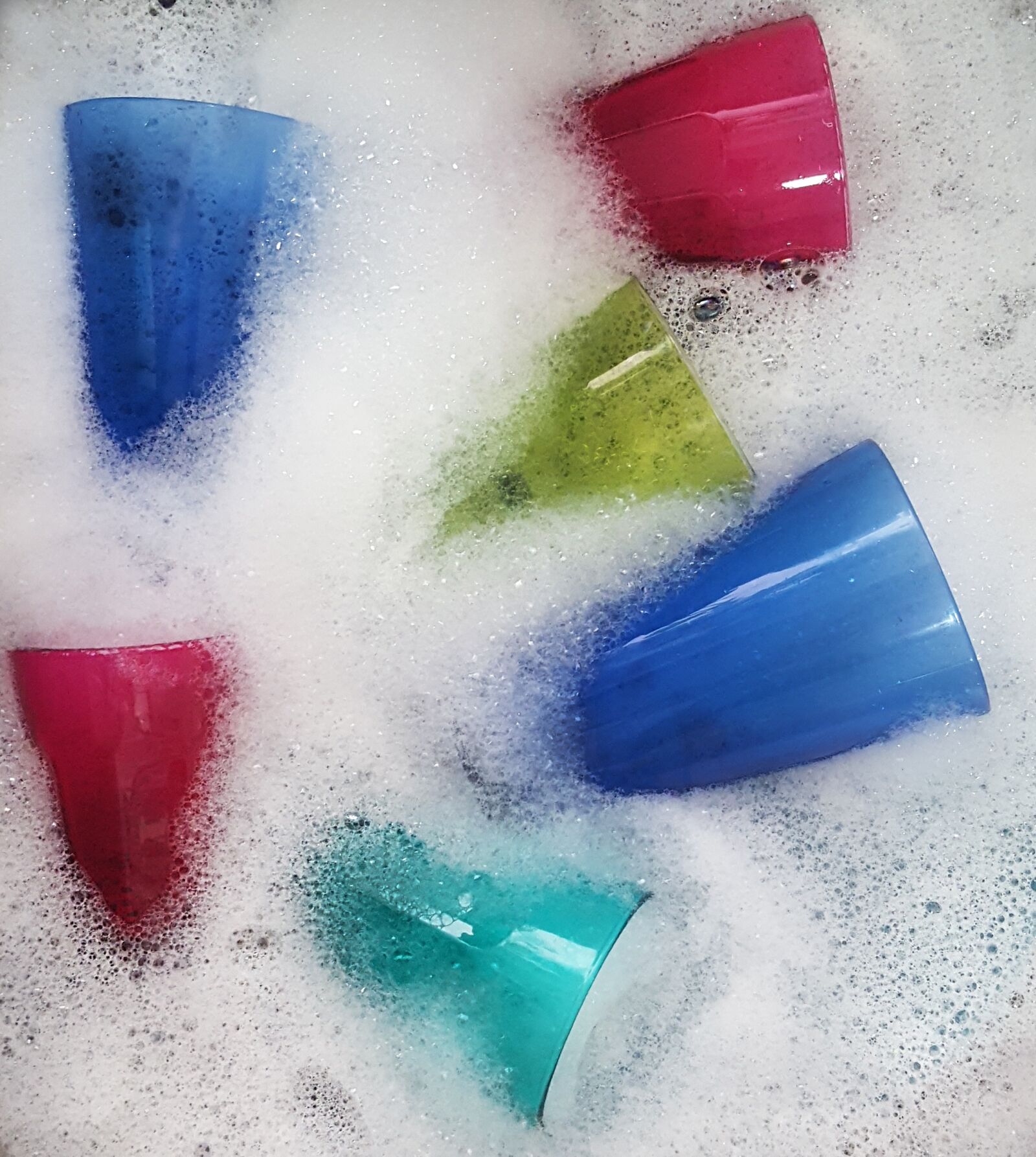Samsung Galaxy S6 sample photo. Dishes, detergent, sponge photography