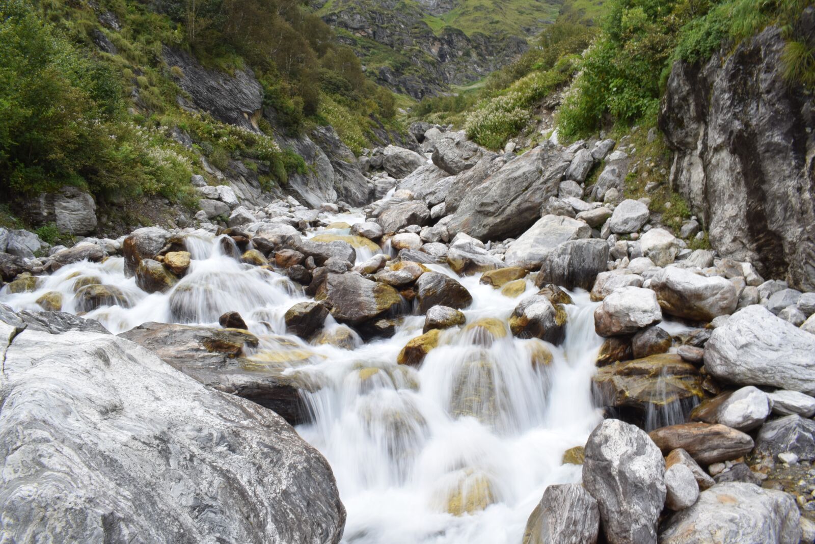 Nikon D5300 sample photo. Nature, water, stones photography