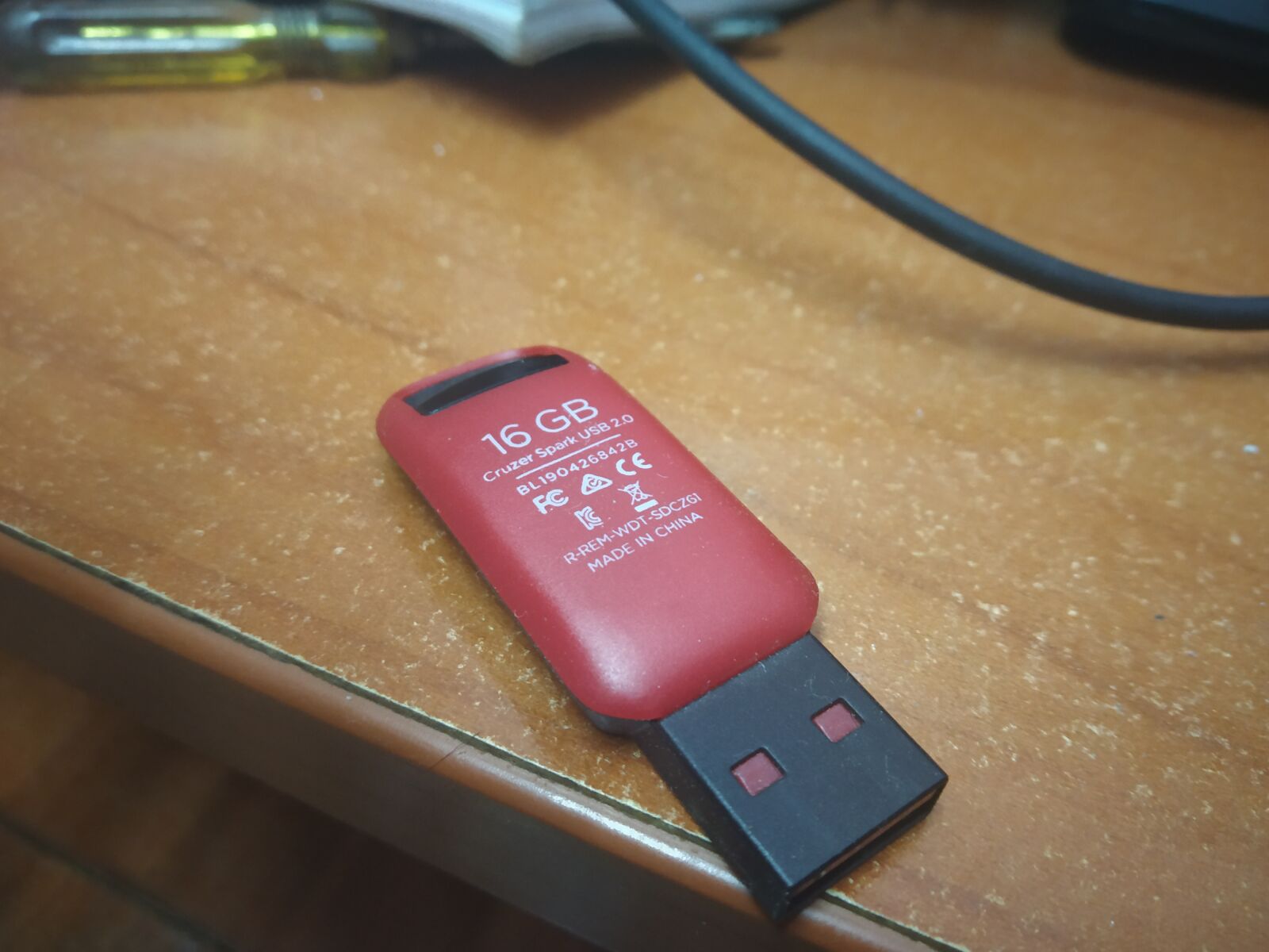 Xiaomi Redmi Note 5 Pro sample photo. Pendrive, sandisk, usb photography