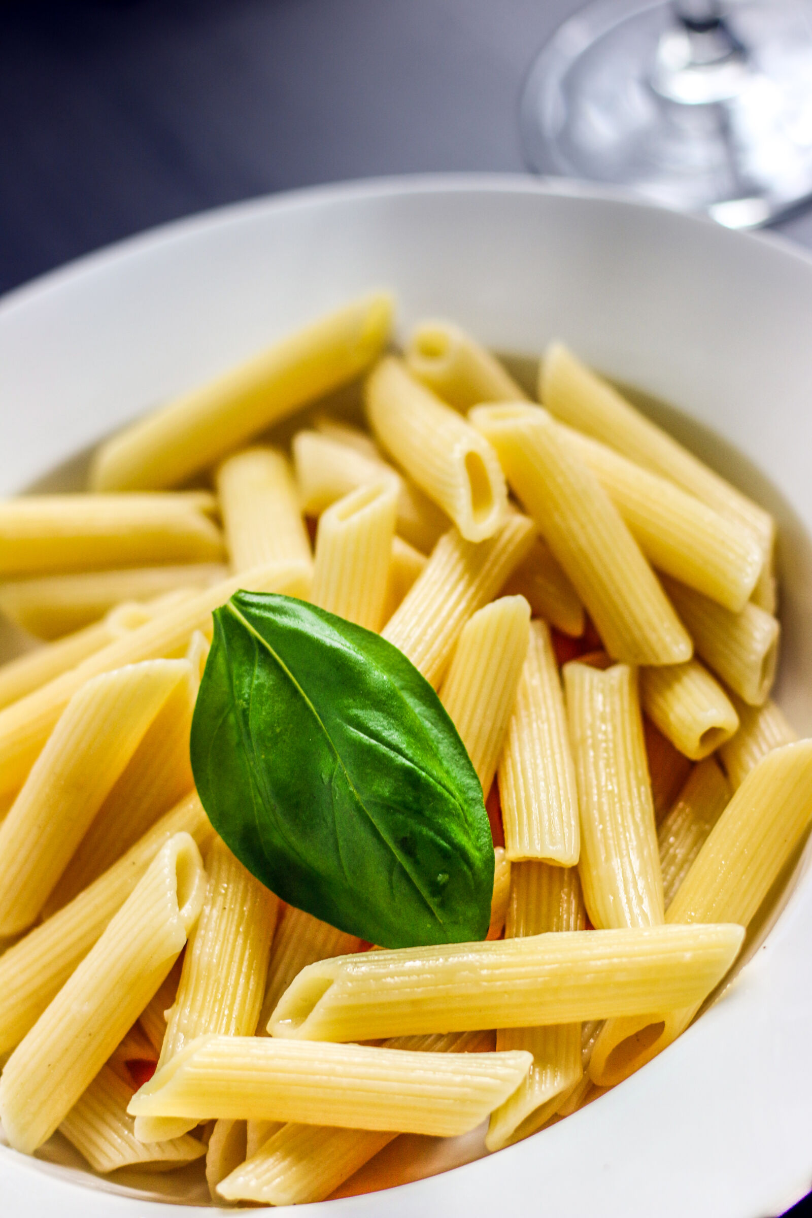 Canon EOS 70D + Canon EF 50mm F1.8 II sample photo. Basil, bowl, carbohydrate, cooking photography
