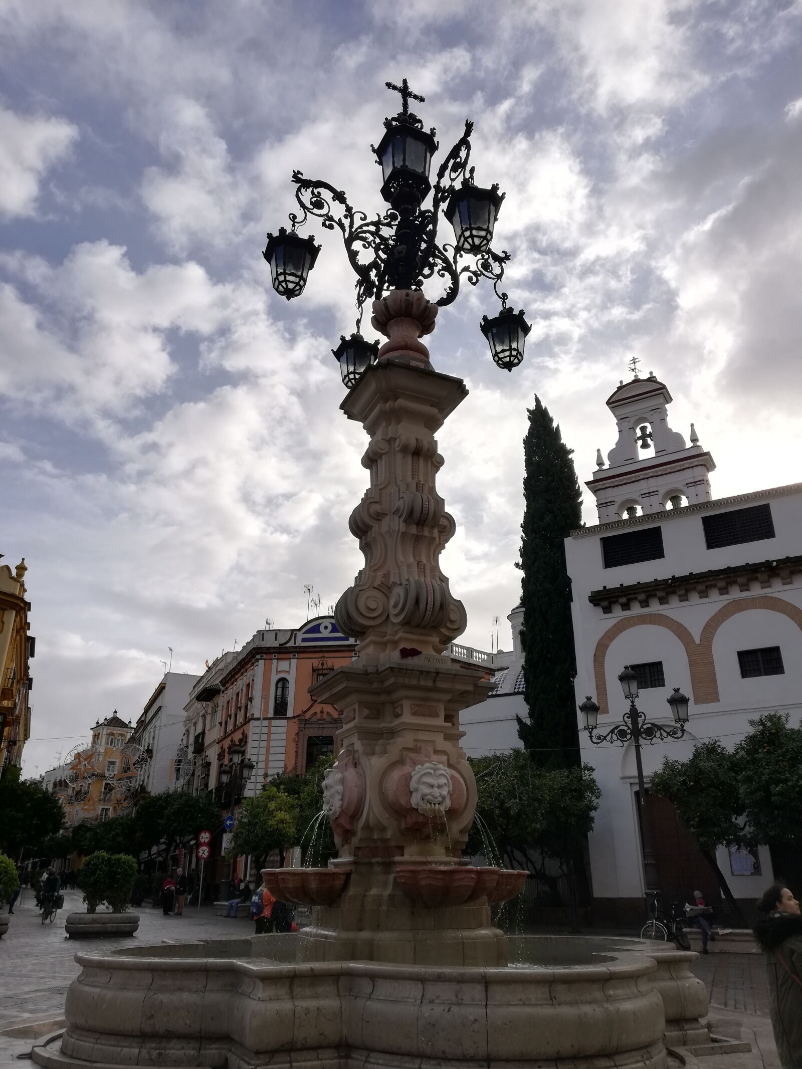 HUAWEI Mate 10 Lite sample photo. Fountain, monuments, sevilla photography