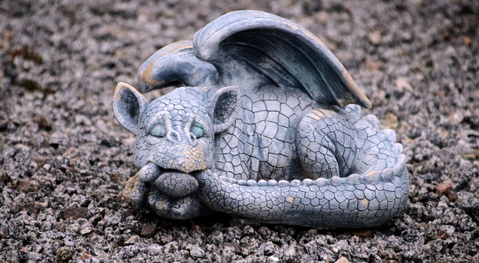 Nikon D3300 sample photo. Toy, figure, dragon, tail photography