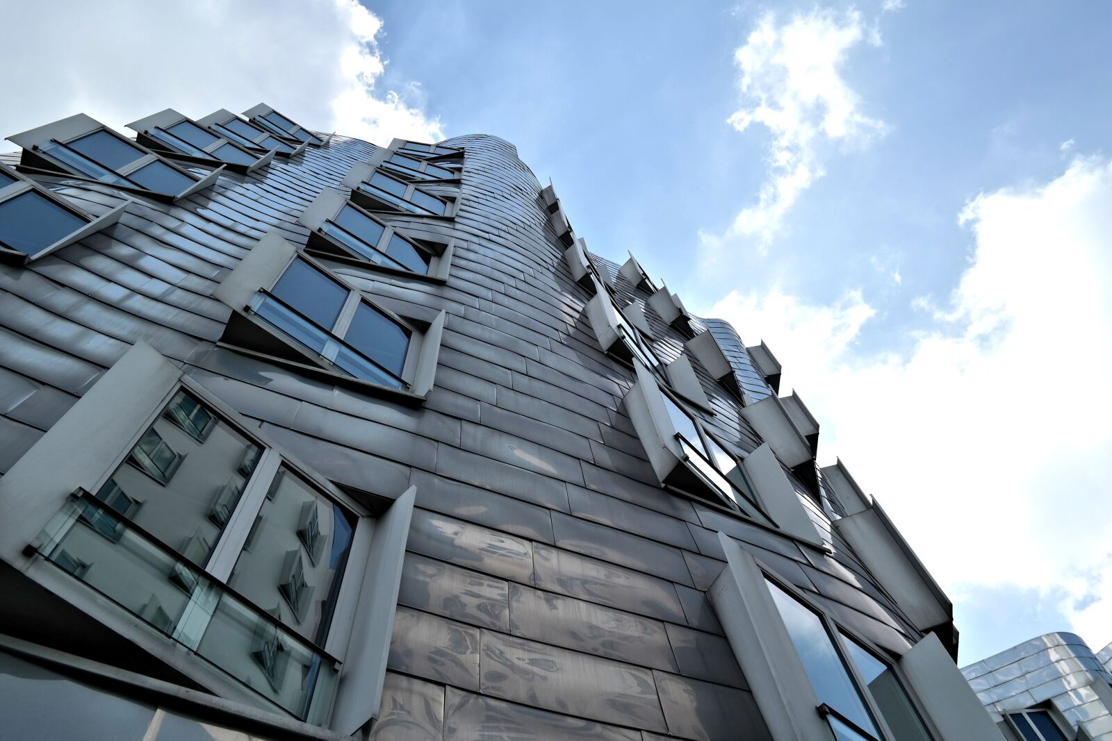 Samsung NX300 sample photo. Architecture, building, oblique photography