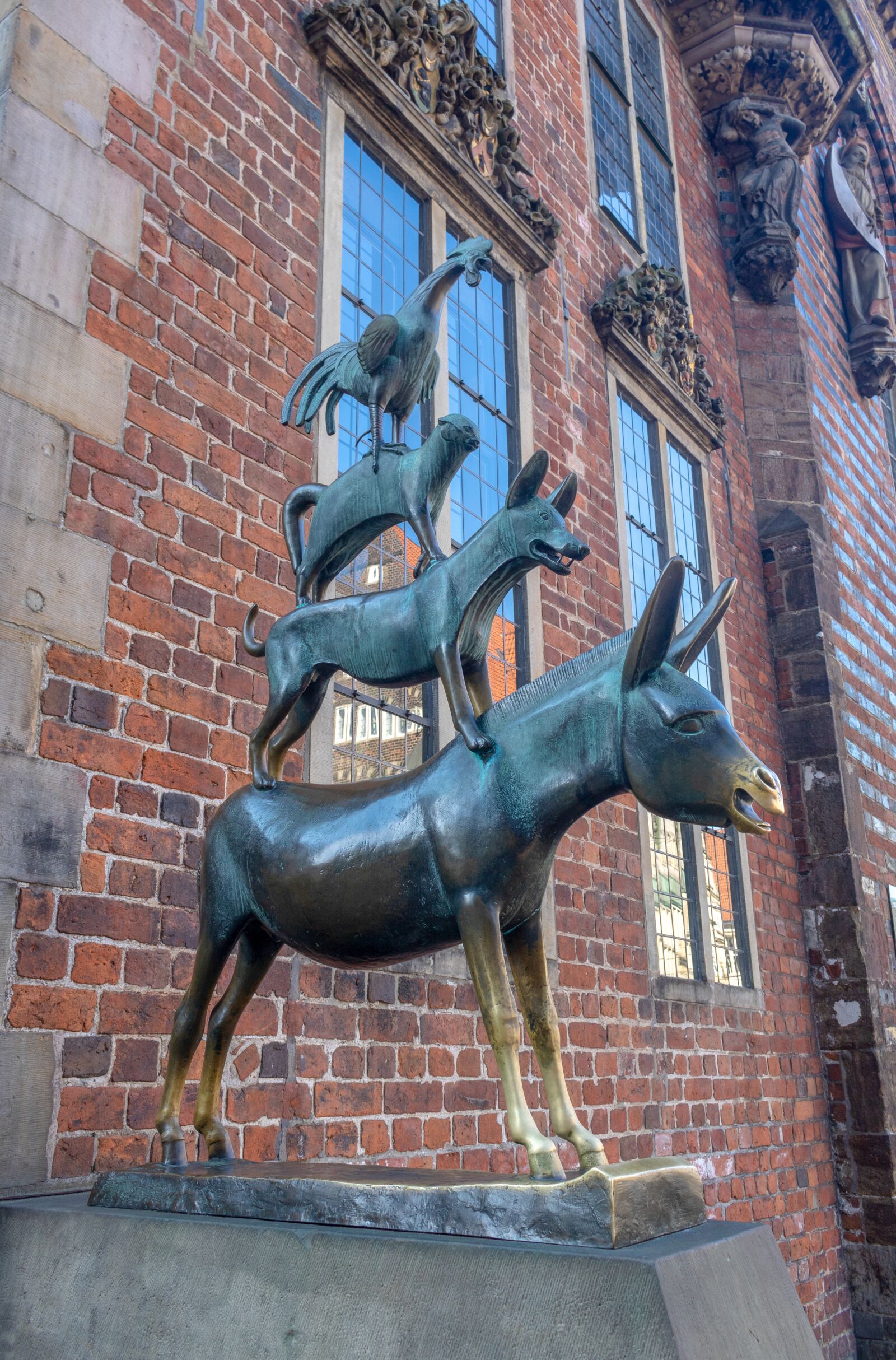 Canon EOS 750D (EOS Rebel T6i / EOS Kiss X8i) sample photo. Bremen, town musicians, landmark photography