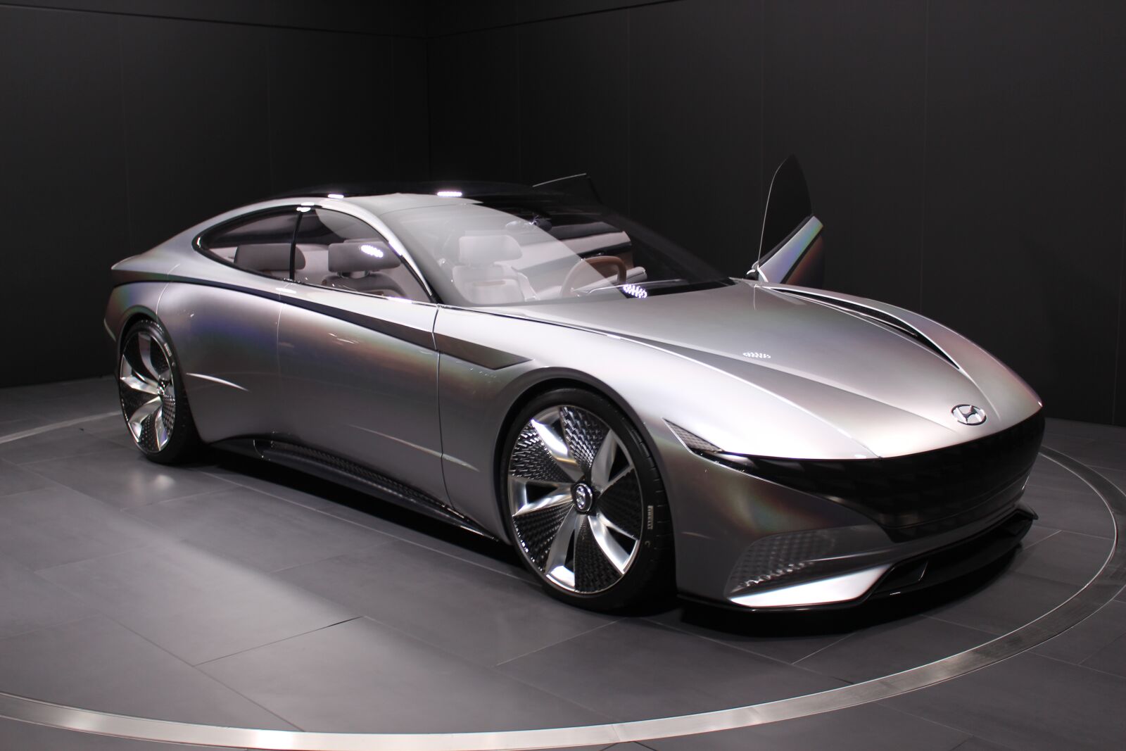 Canon EOS 700D (EOS Rebel T5i / EOS Kiss X7i) sample photo. Car, concept, automobile photography