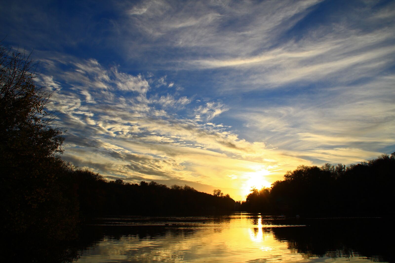 Canon EOS 600D (Rebel EOS T3i / EOS Kiss X5) sample photo. Sunset, pond, nature photography