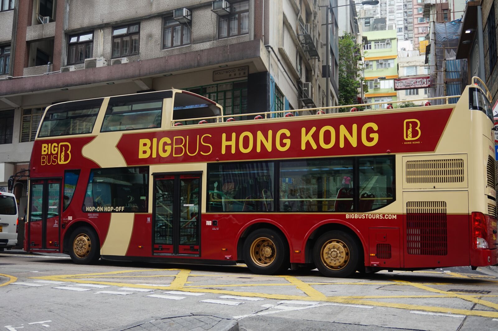 Sony Alpha a5000 (ILCE 5000) + Sony E 16-50mm F3.5-5.6 PZ OSS sample photo. Street, buses, the level photography
