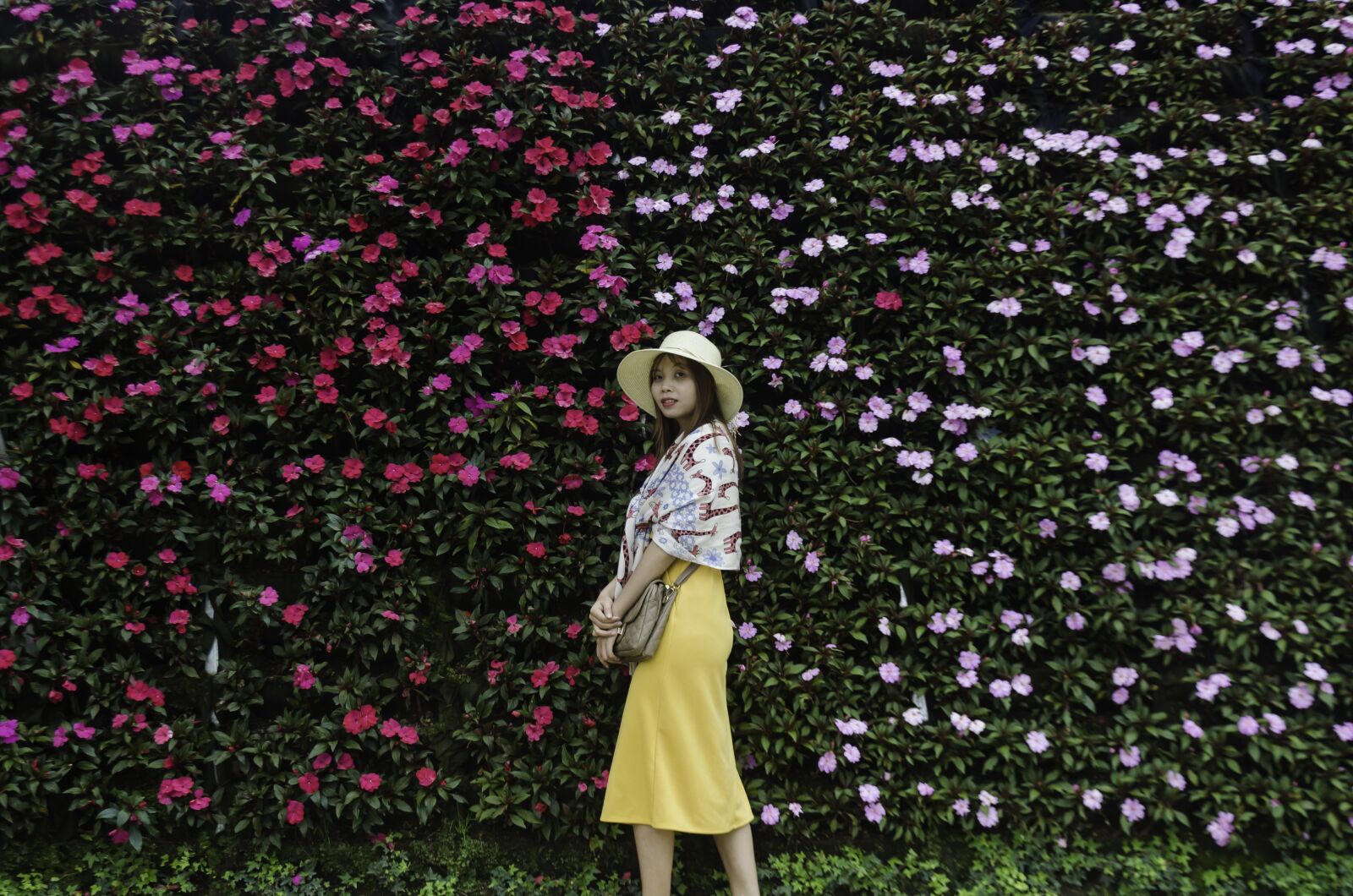 Nikon D5100 sample photo. Girl, natural, flower photography
