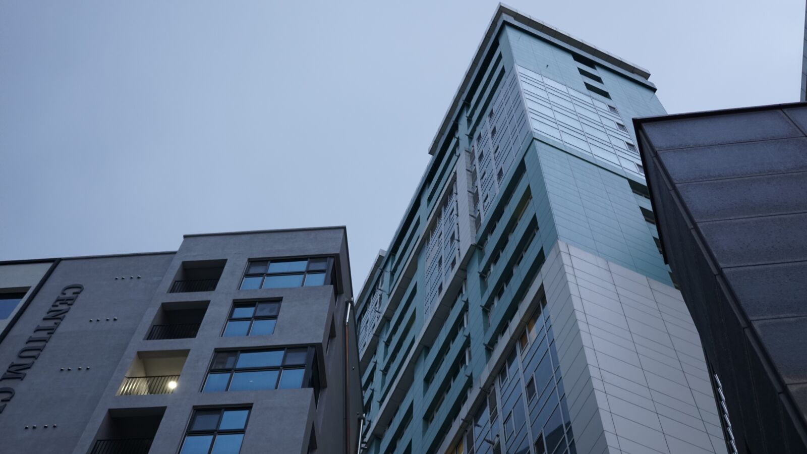 Sony E 30mm F3.5 Macro sample photo. City, building, sky photography