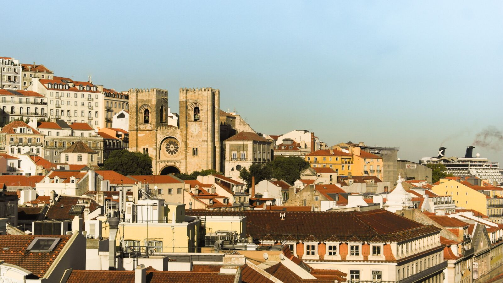 Samsung NX1000 sample photo. S of lisbon, belvedere photography