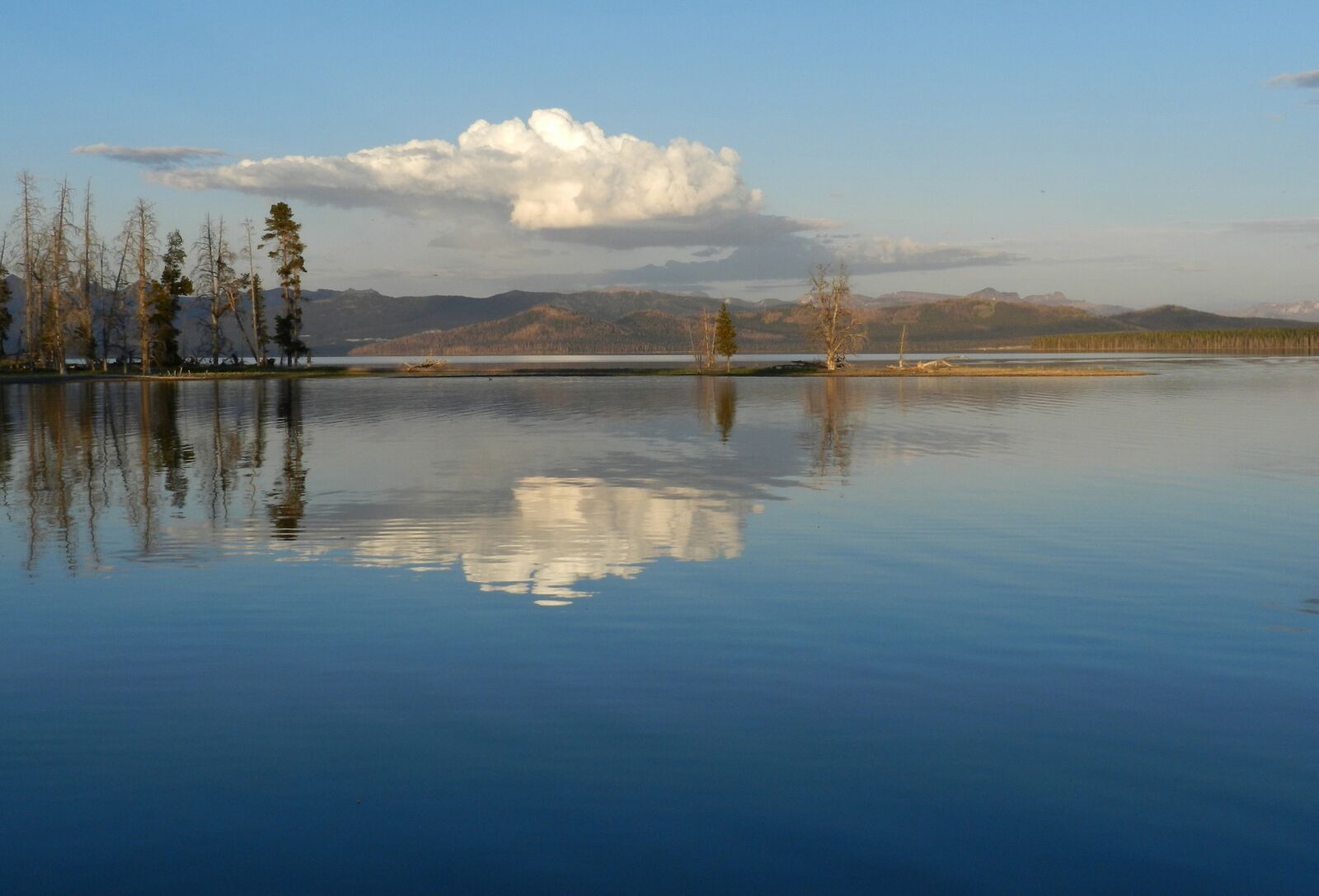 Nikon Coolpix P500 sample photo. Lake, calm, clouds photography