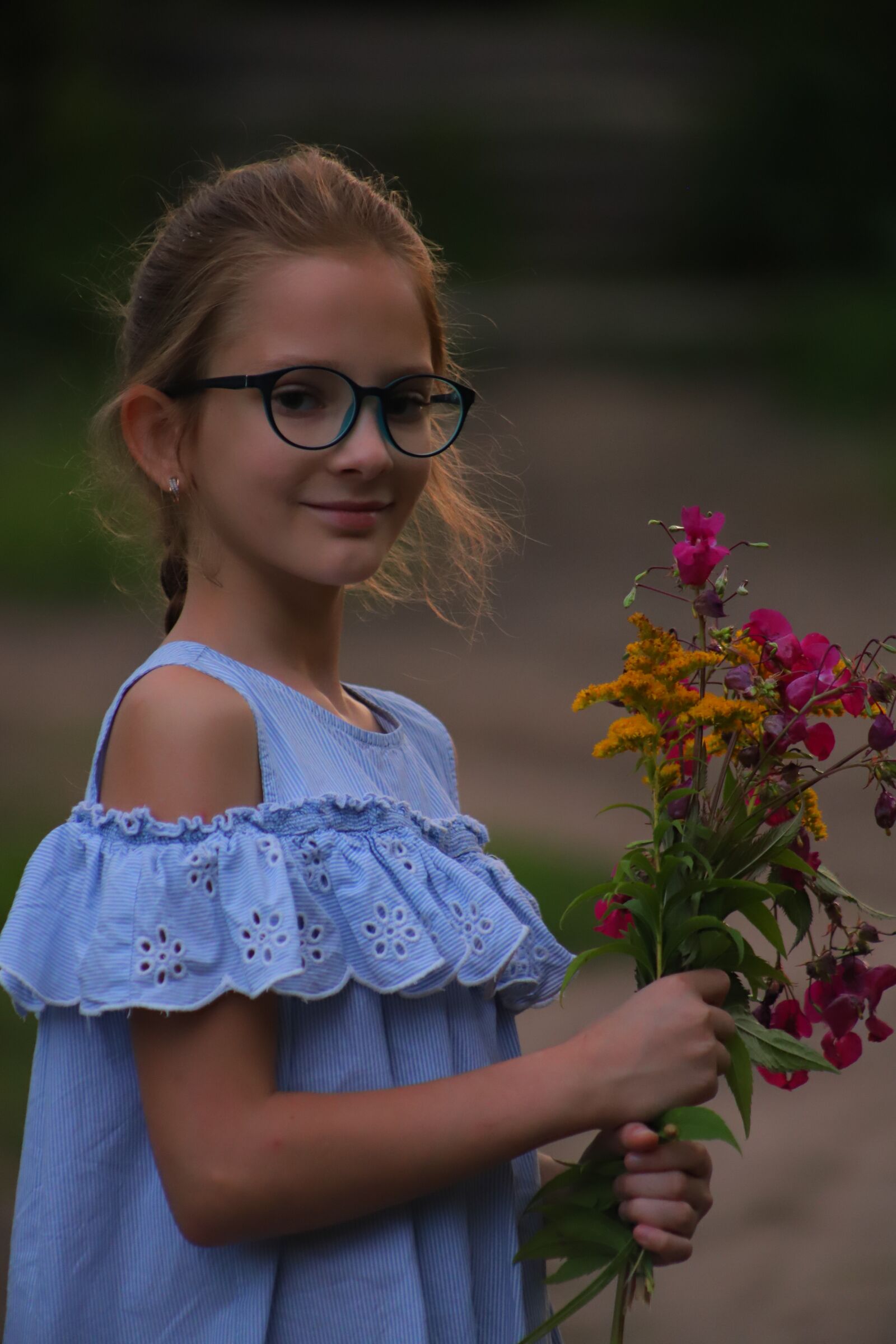 Canon EOS 6D Mark II sample photo. Girl, vacation, glasses photography