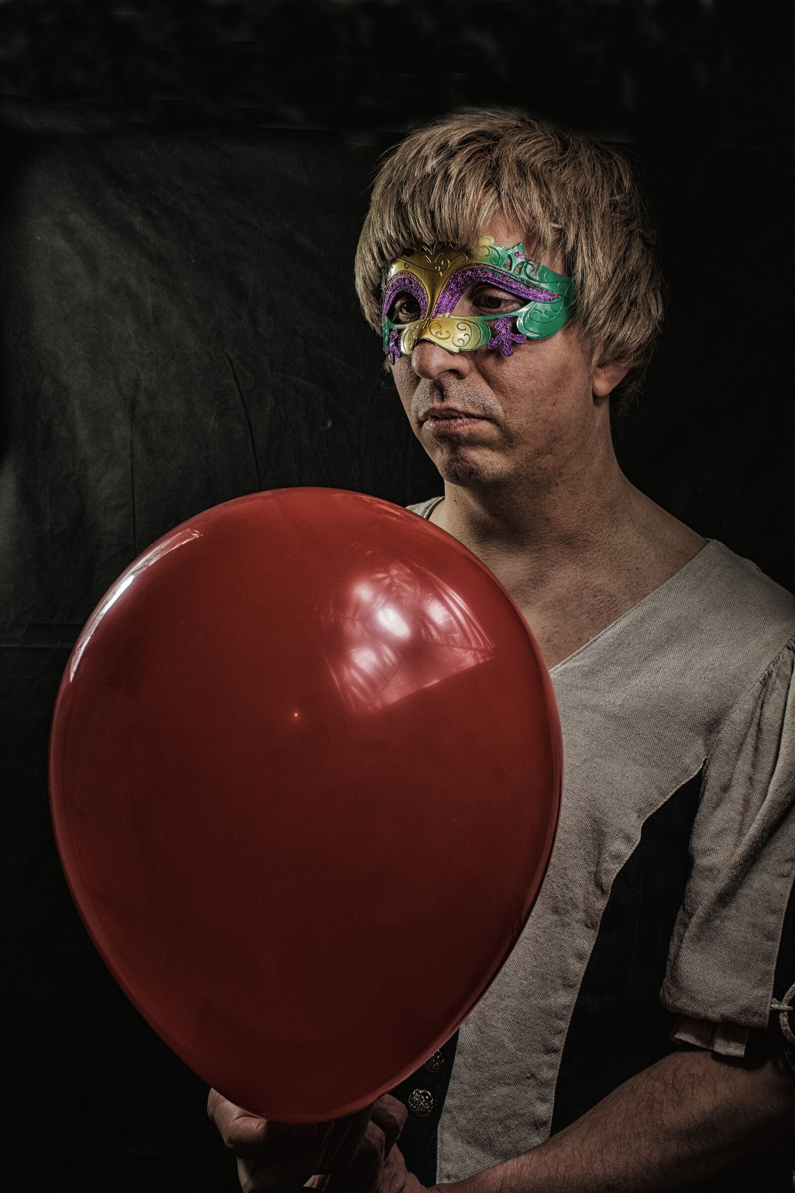 Nikon D5300 sample photo. Men's, balloons, masked photography