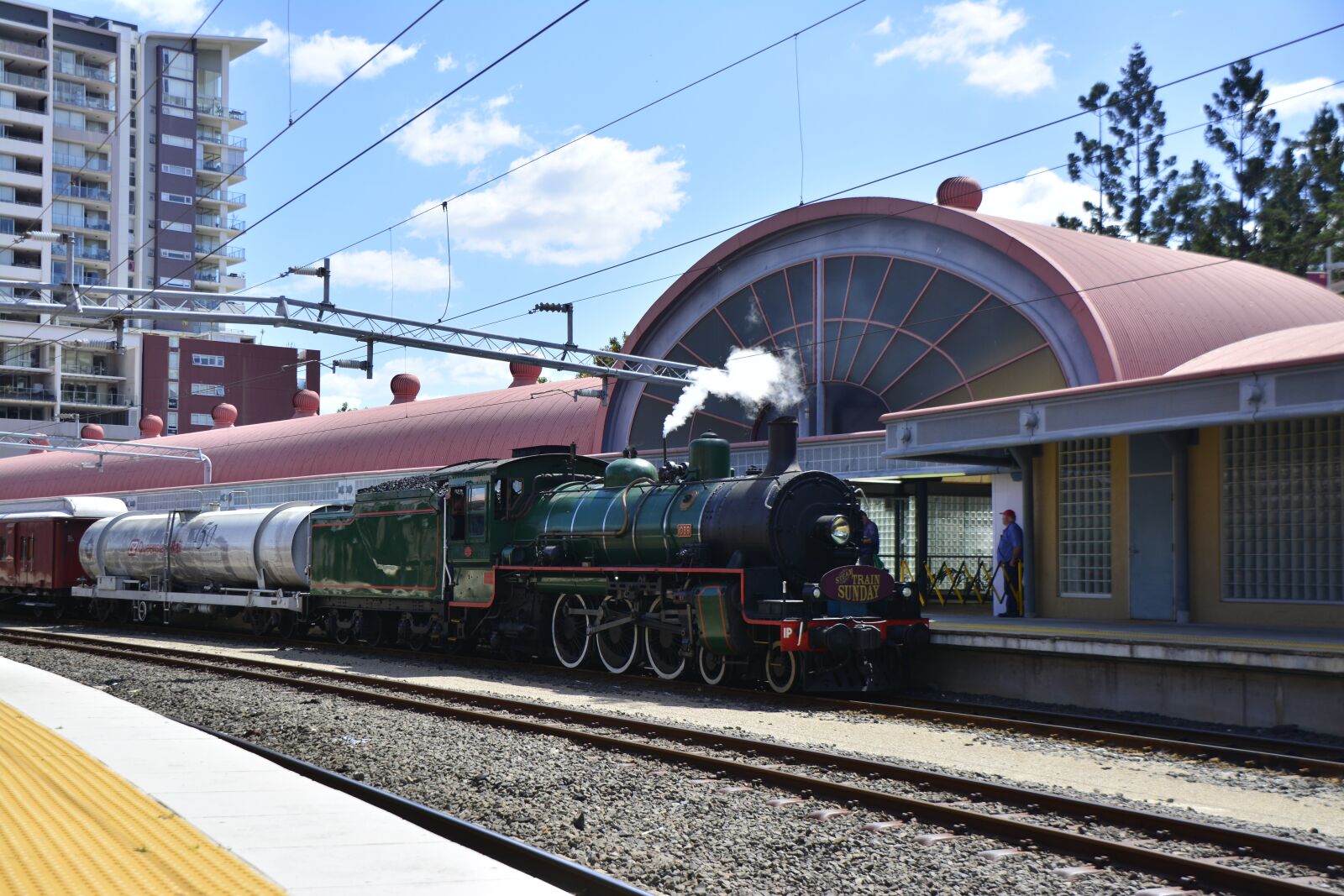 Nikon D5200 sample photo. Brisbane, train, travel photography