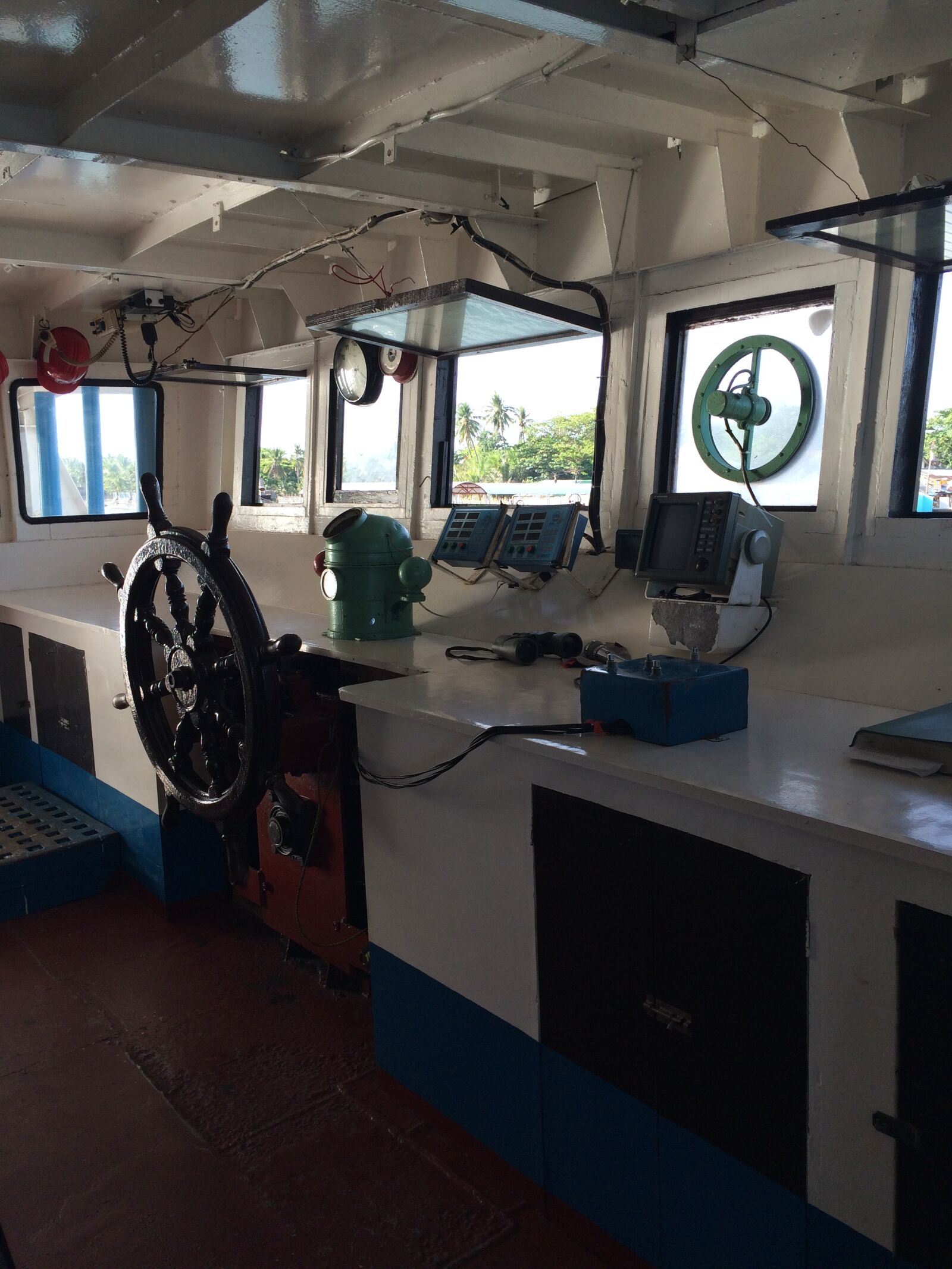 iPhone 5s back camera 4.15mm f/2.2 sample photo. Philippines, ferry service, cab photography