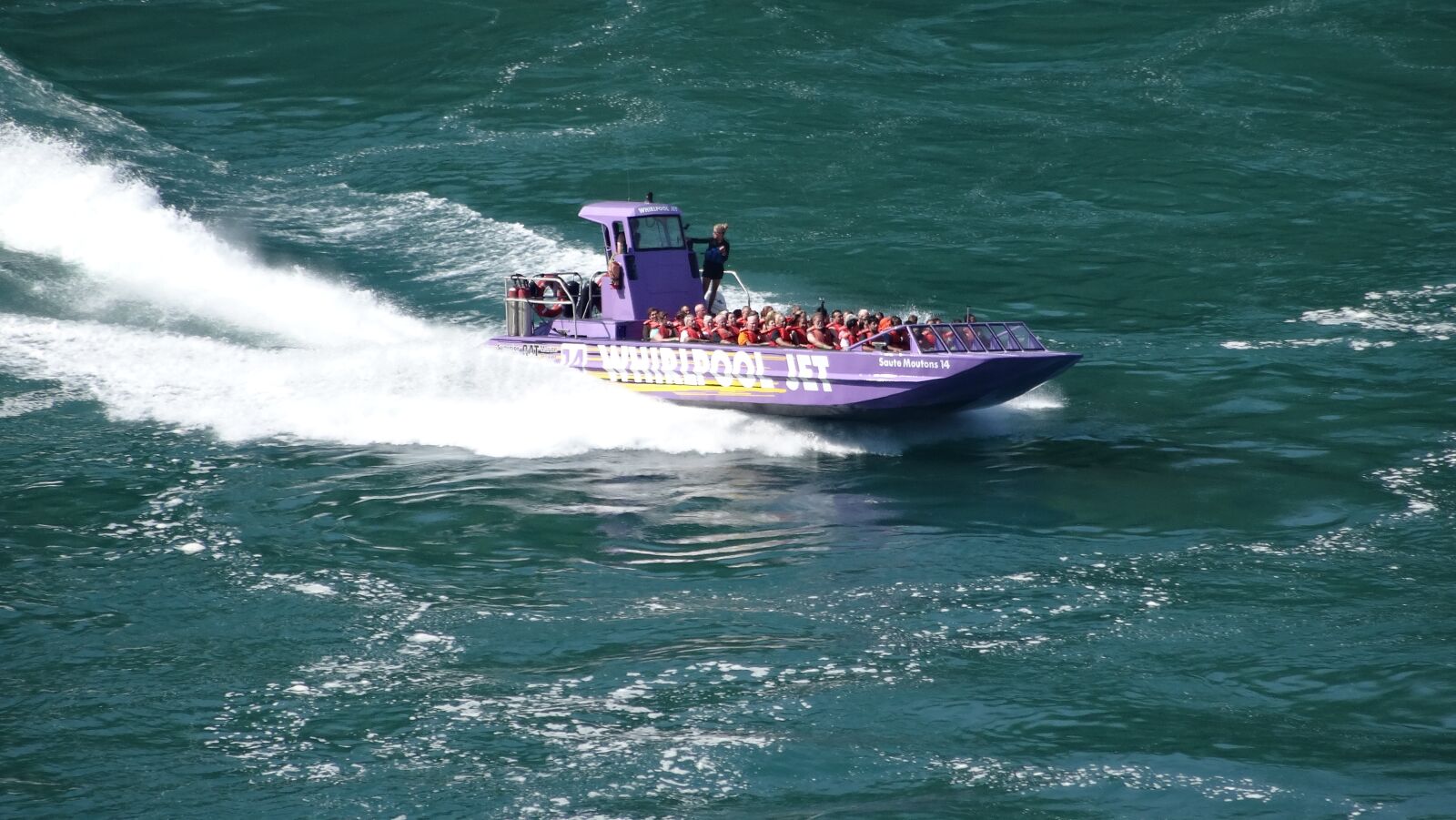 Sony DSC-HX50 sample photo. Boat, speedboat, powerboat photography
