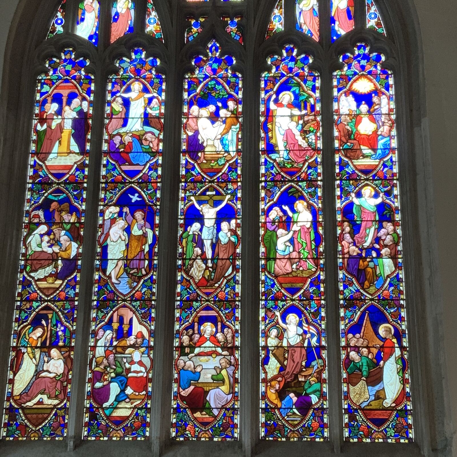 iPad Pro (11-inch) back camera 3mm f/1.8 sample photo. Stain, glass, window photography
