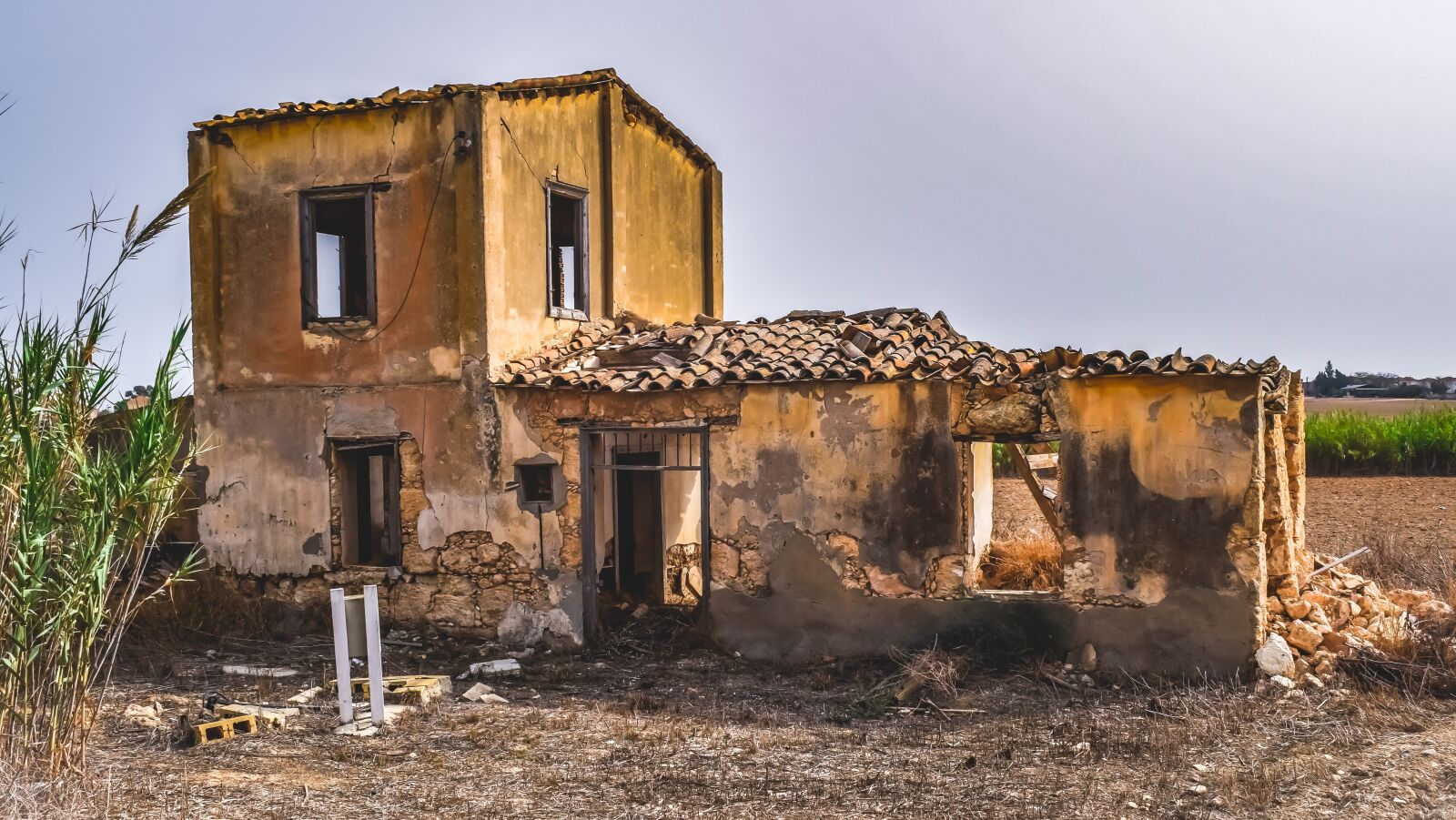 Nikon D3300 sample photo. Old house, abandoned, building photography