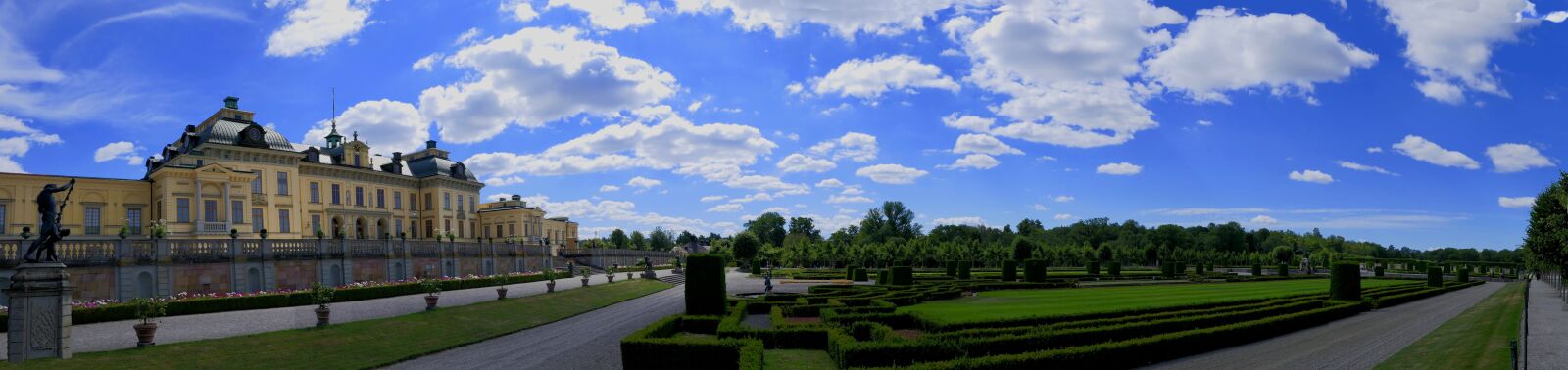 Panasonic Lumix DMC-FZ2500 (Lumix DMC-FZ2000) sample photo. Castle, garden, drottningholm photography
