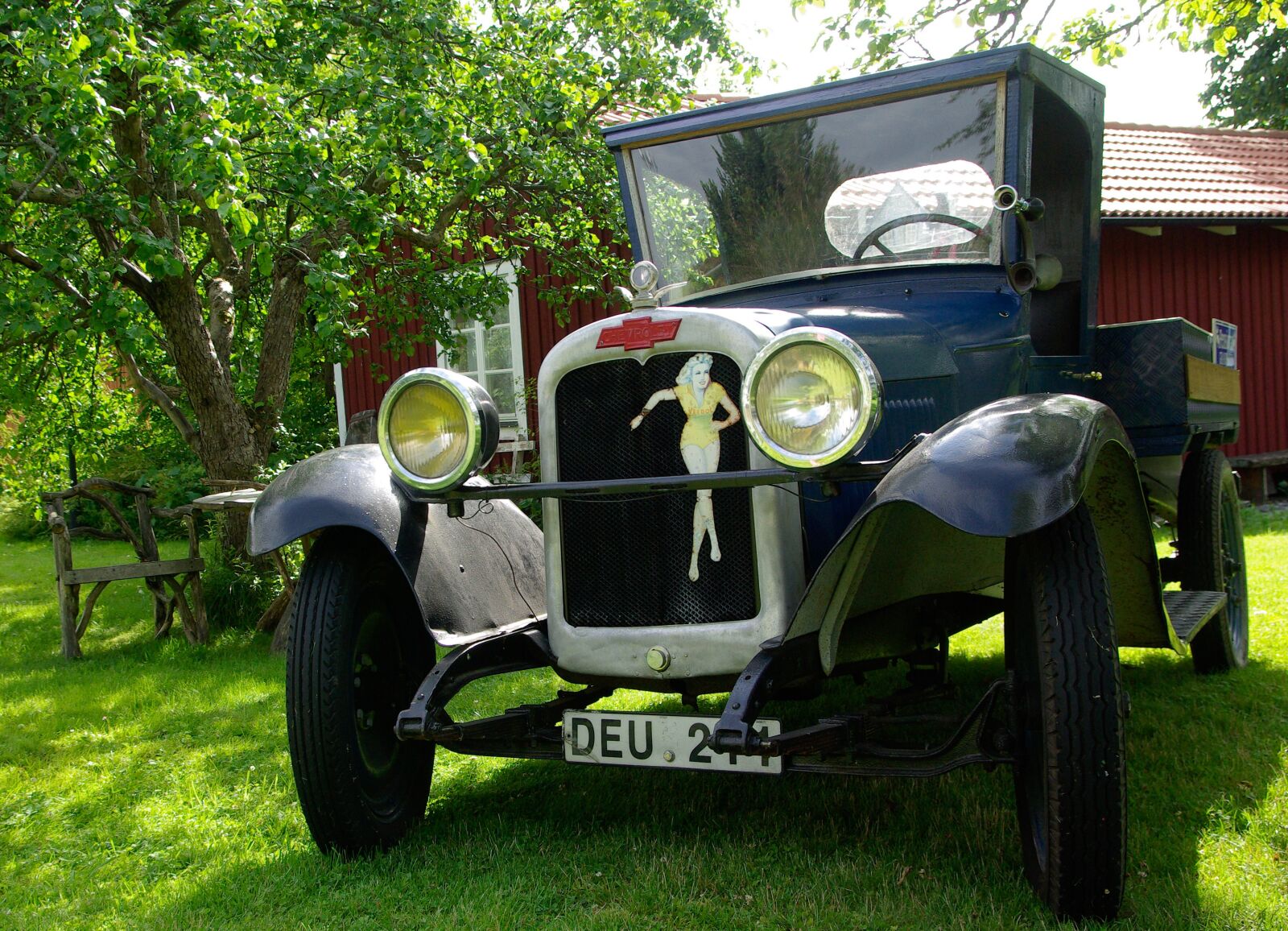 Pentax K10D sample photo. Old car, collection, automobile photography