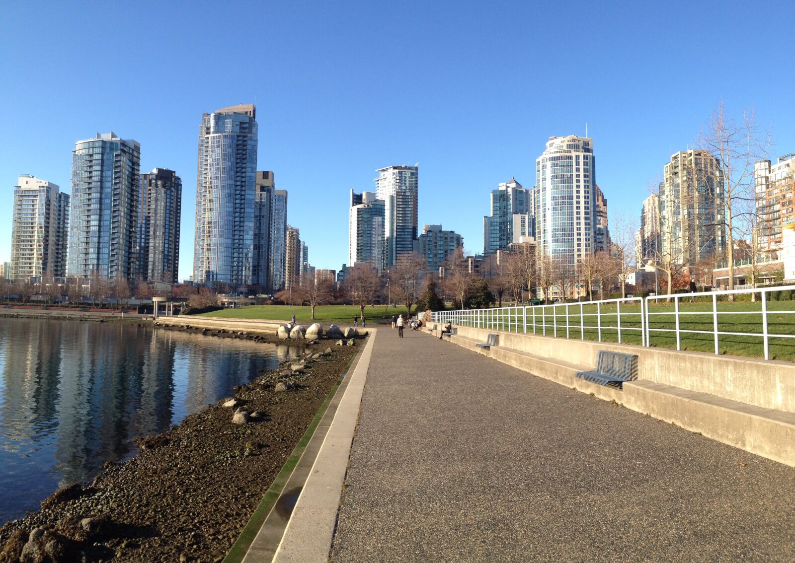 iPhone 4S back camera 4.28mm f/2.4 sample photo. Vancouver, skyline, water photography