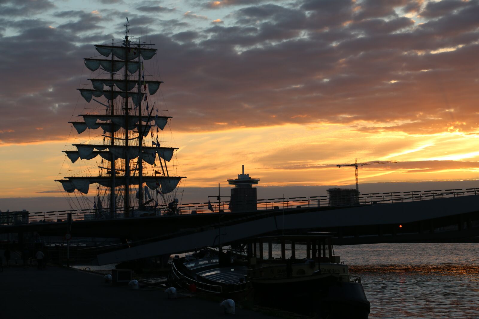 Canon EOS 70D sample photo. Sunset, ship, evening sun photography