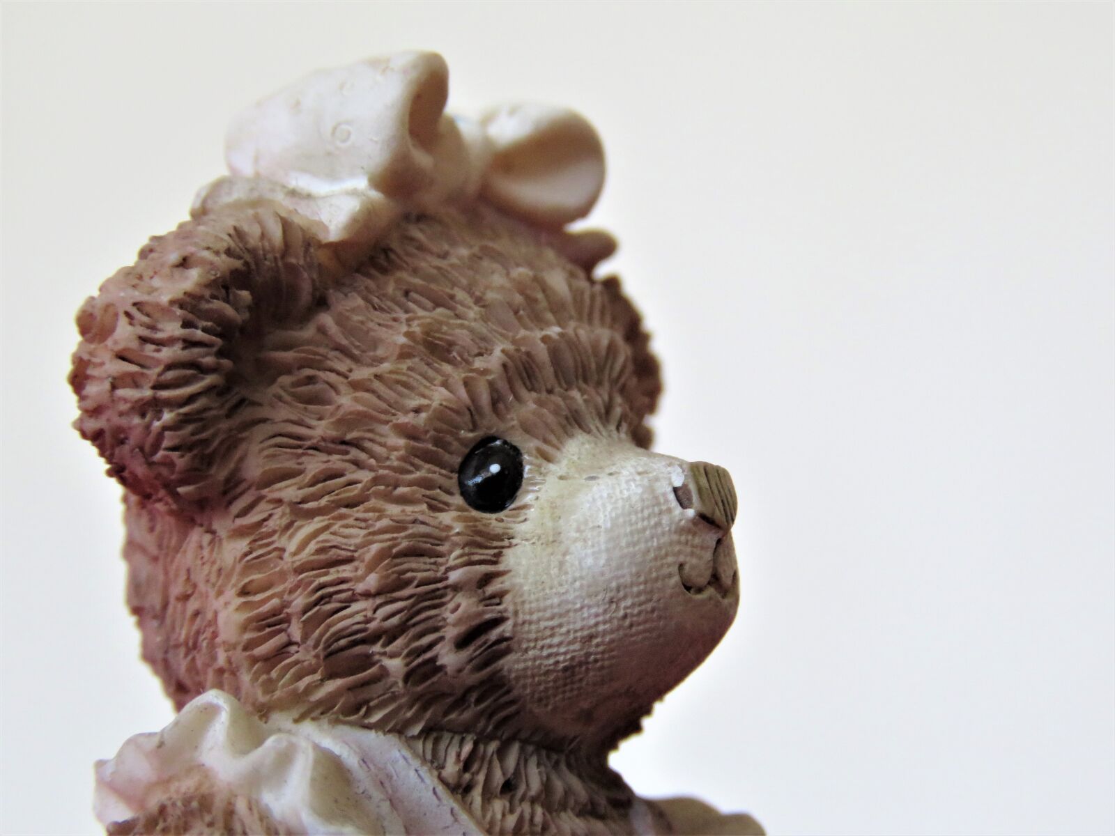 Canon PowerShot SX60 HS sample photo. Figure, statue, teddy bear photography