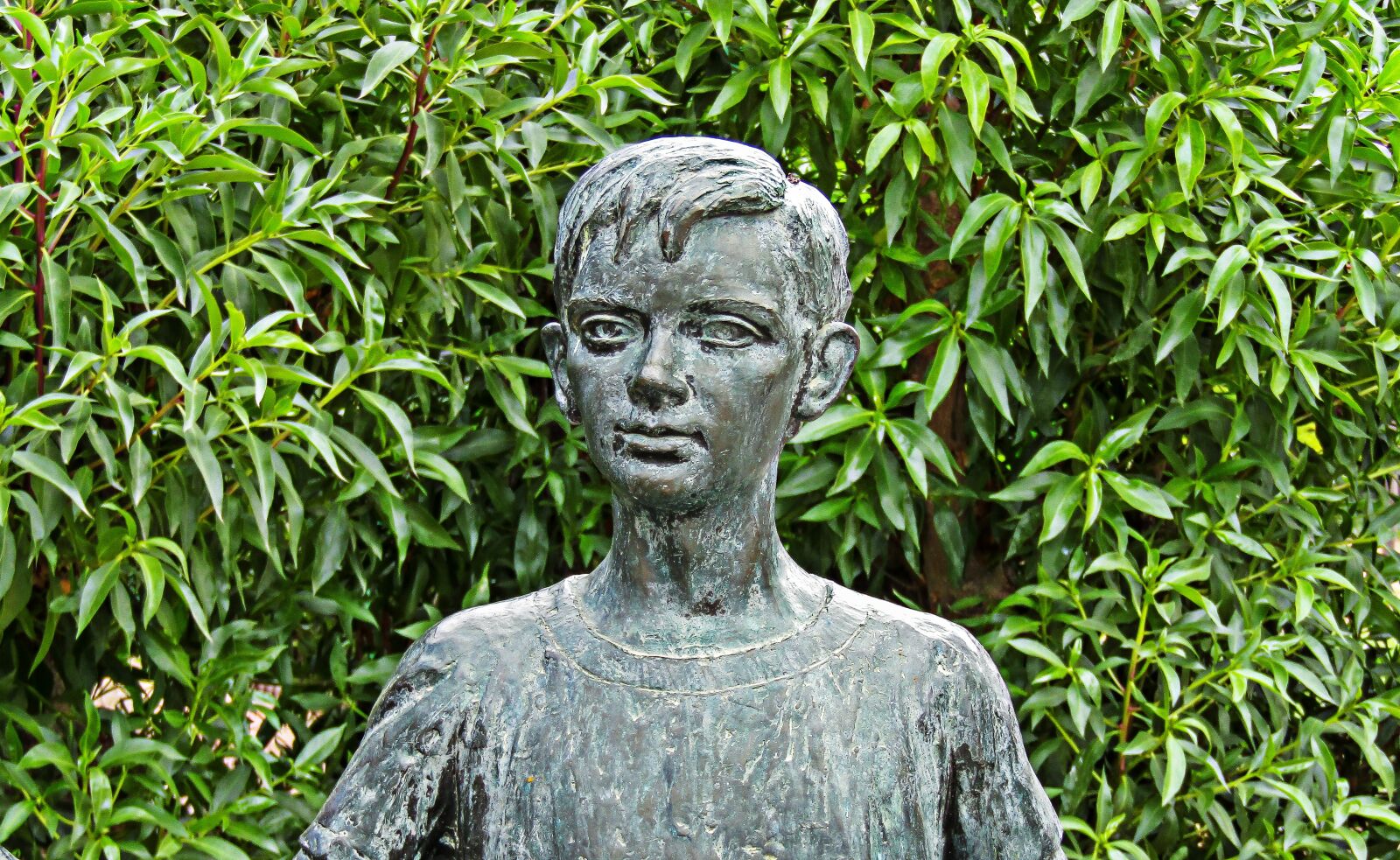 Canon PowerShot SX410 IS sample photo. Statue, sculpture, figure photography