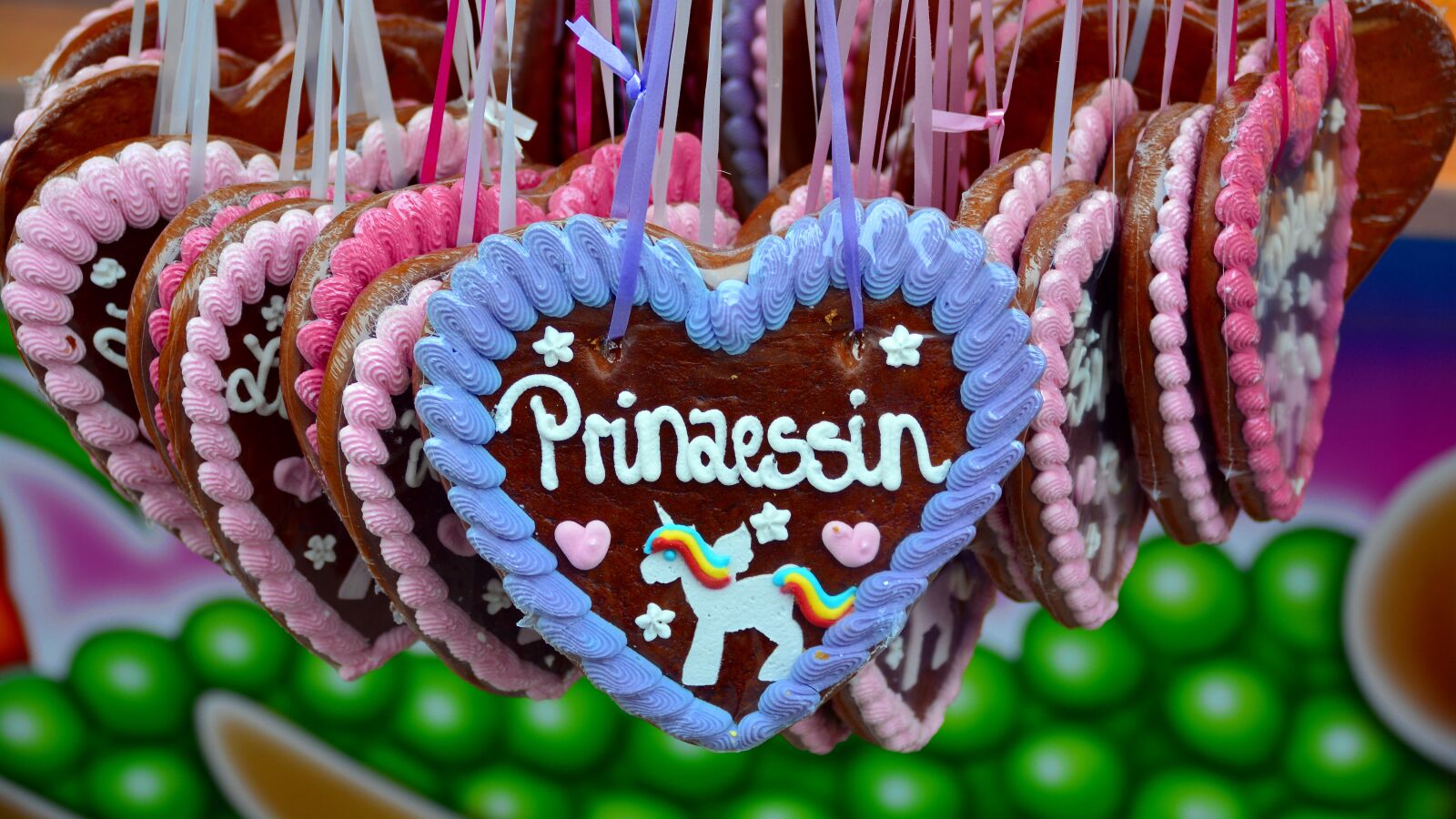 Nikon D5200 sample photo. Heart, gingerbread heart, year photography