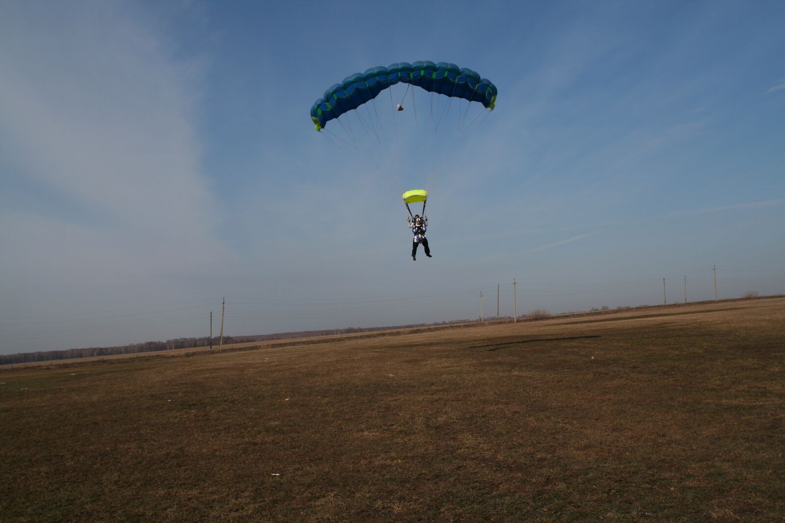 Canon EOS 350D (EOS Digital Rebel XT / EOS Kiss Digital N) sample photo. Parachute, sky, jump photography