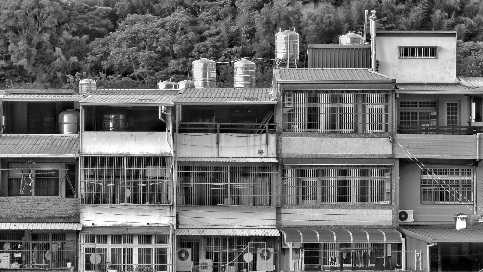 Canon PowerShot SX60 HS sample photo. Building, nobody, house photography
