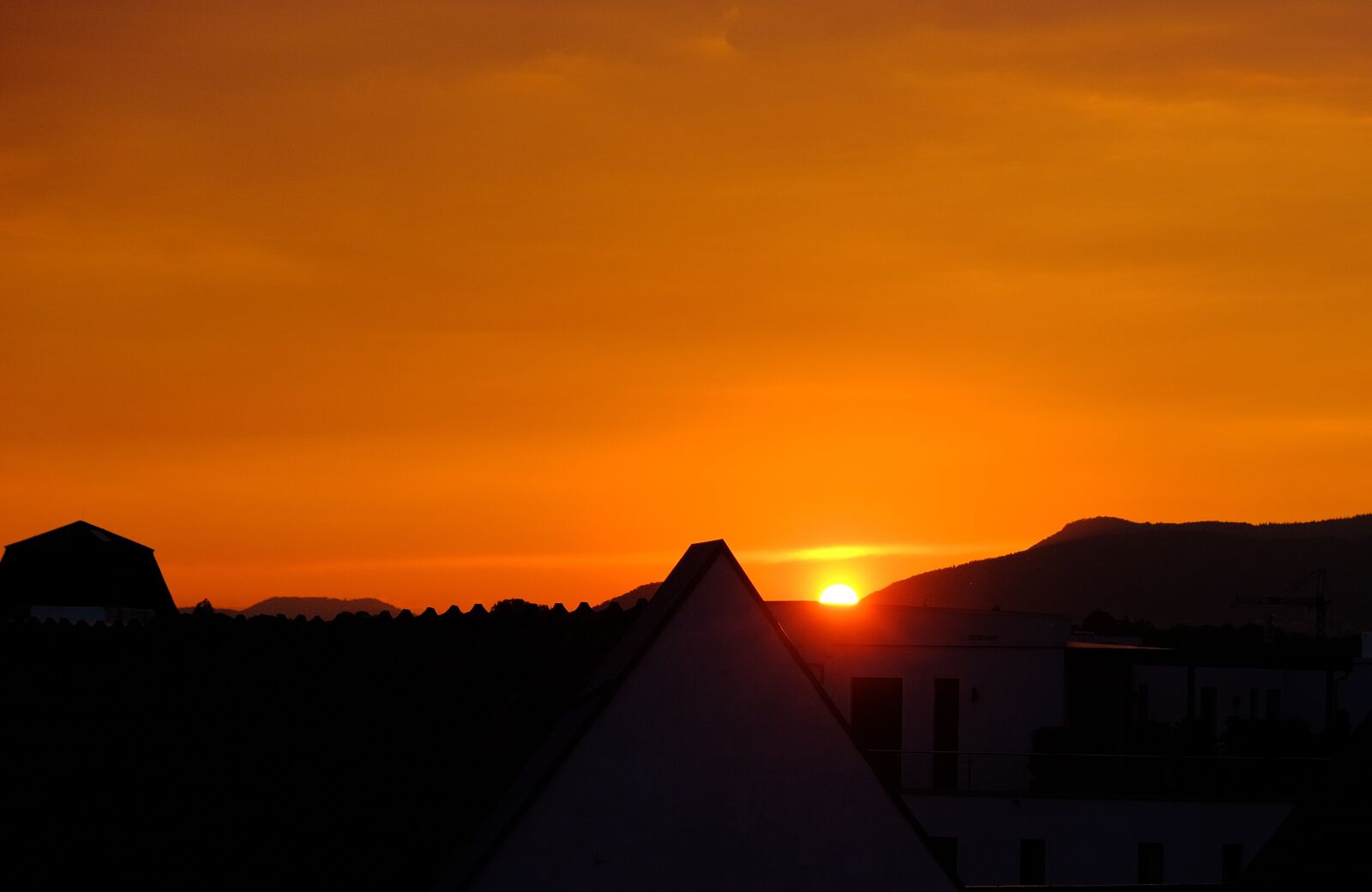 Fujifilm X-T3 sample photo. Sunset, dusk, orange photography