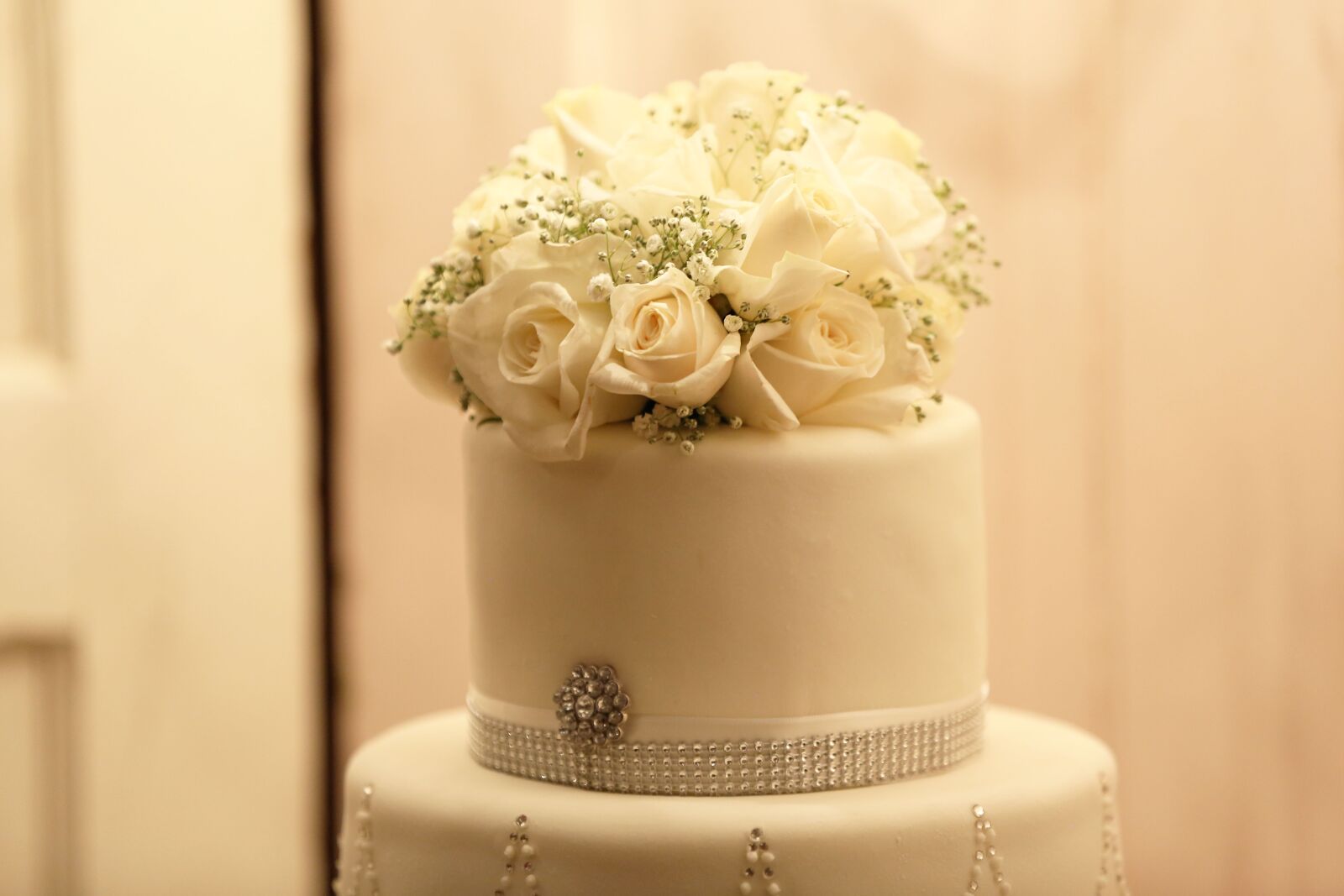 Canon EOS 5D Mark III sample photo. Cake, flowers, wedding photography