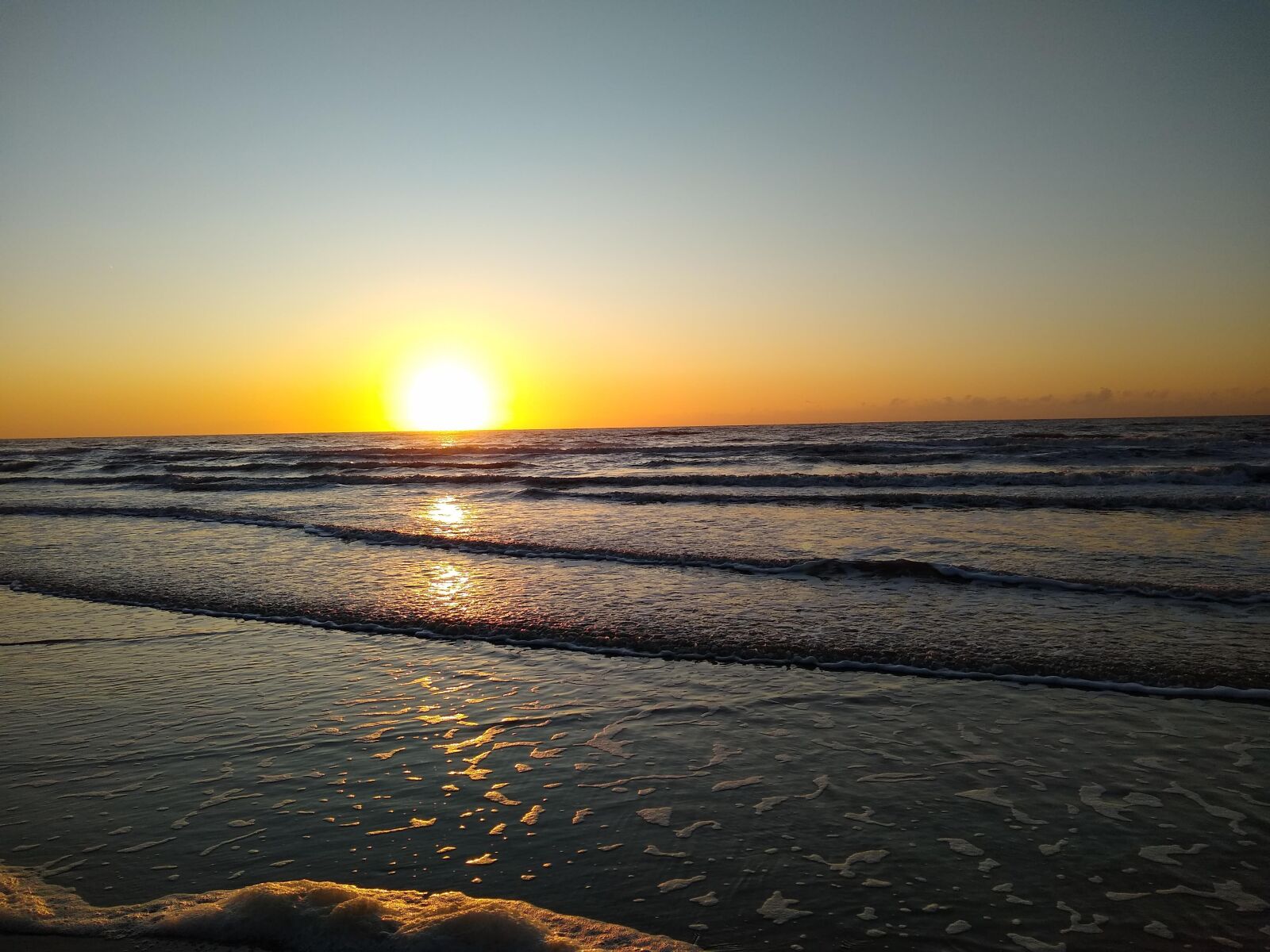 Motorola moto g(8) plus sample photo. Sun, sea, setting photography