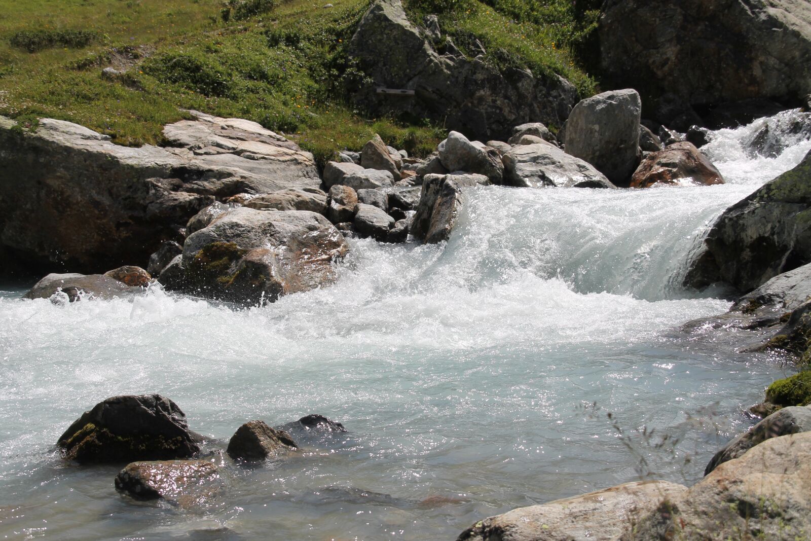 Canon EOS 1100D (EOS Rebel T3 / EOS Kiss X50) sample photo. Switzerland, glacier, water photography