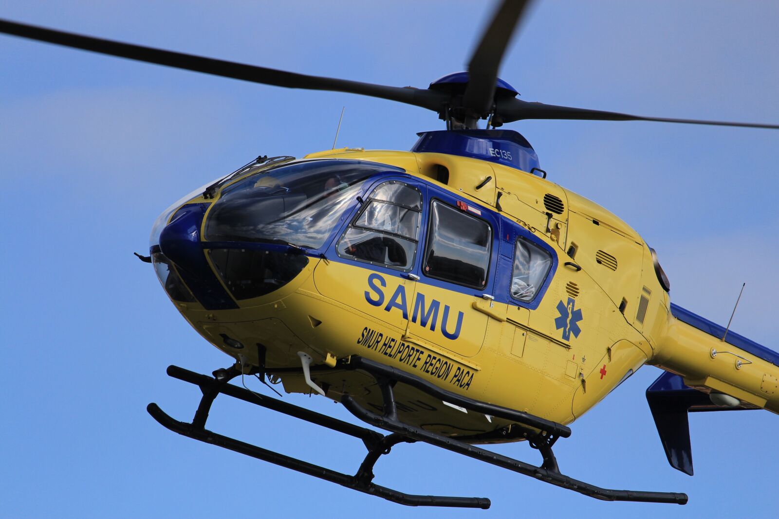 Canon EF-S 55-250mm F4-5.6 IS STM sample photo. Helicopter, samu, emergency photography