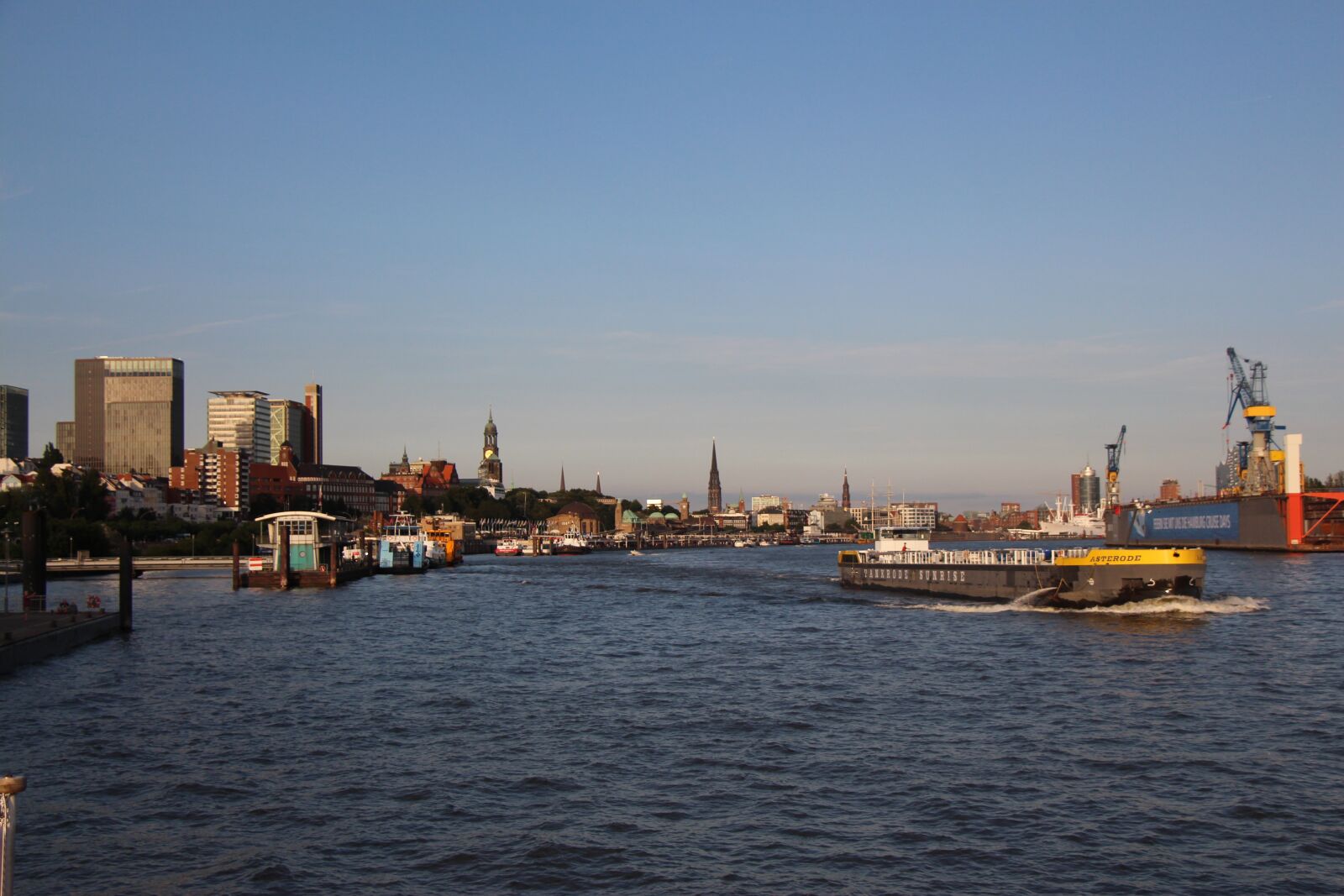 Canon EOS 650D (EOS Rebel T4i / EOS Kiss X6i) sample photo. Hamburg, port, hanseatic photography
