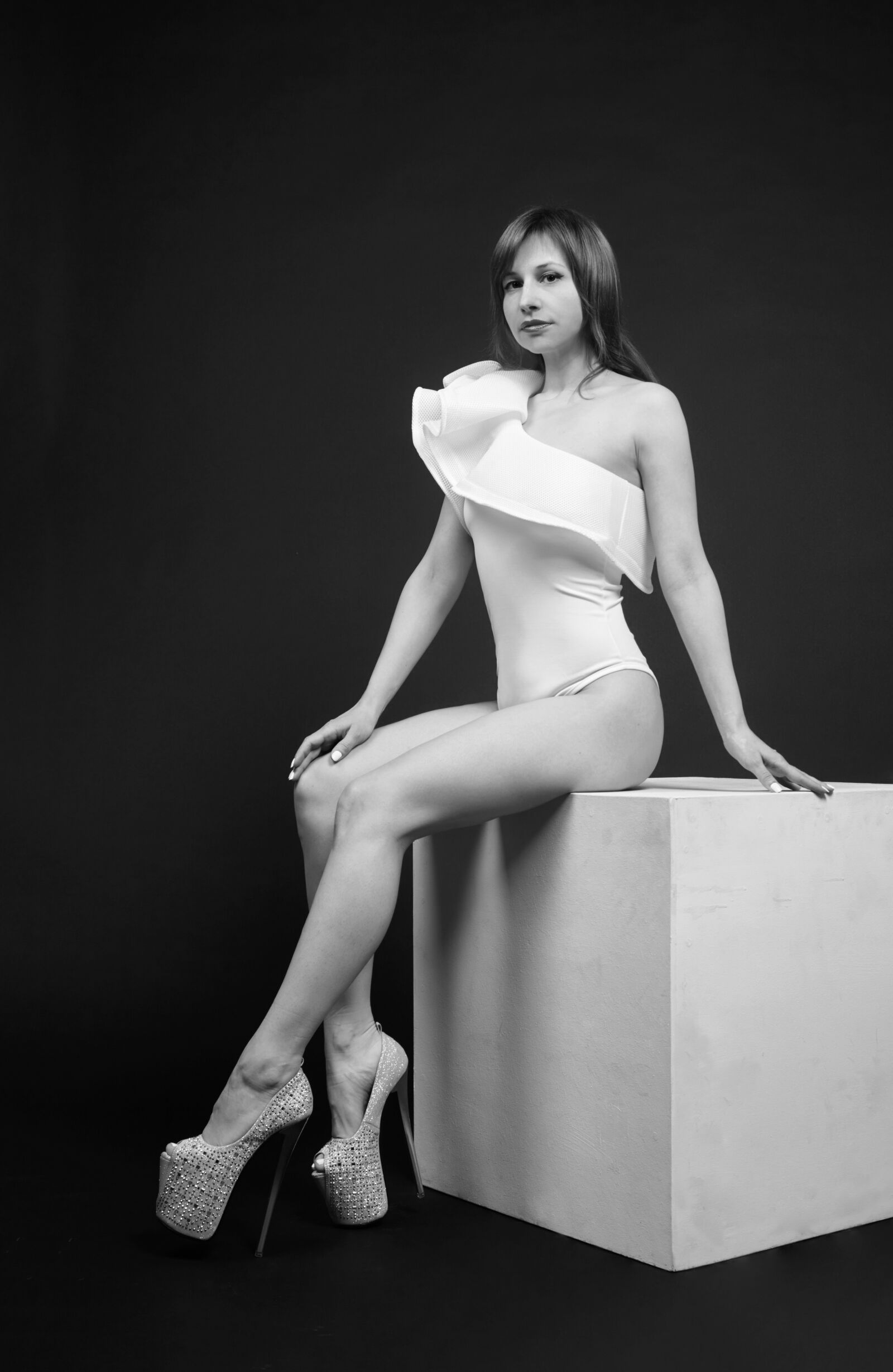 Canon EOS 5D Mark II sample photo. Legs, shoes, high heel photography