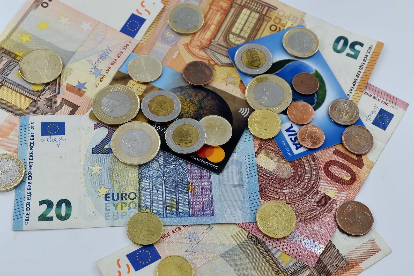 Nikon D5500 sample photo. Buy, card, coins, euro photography